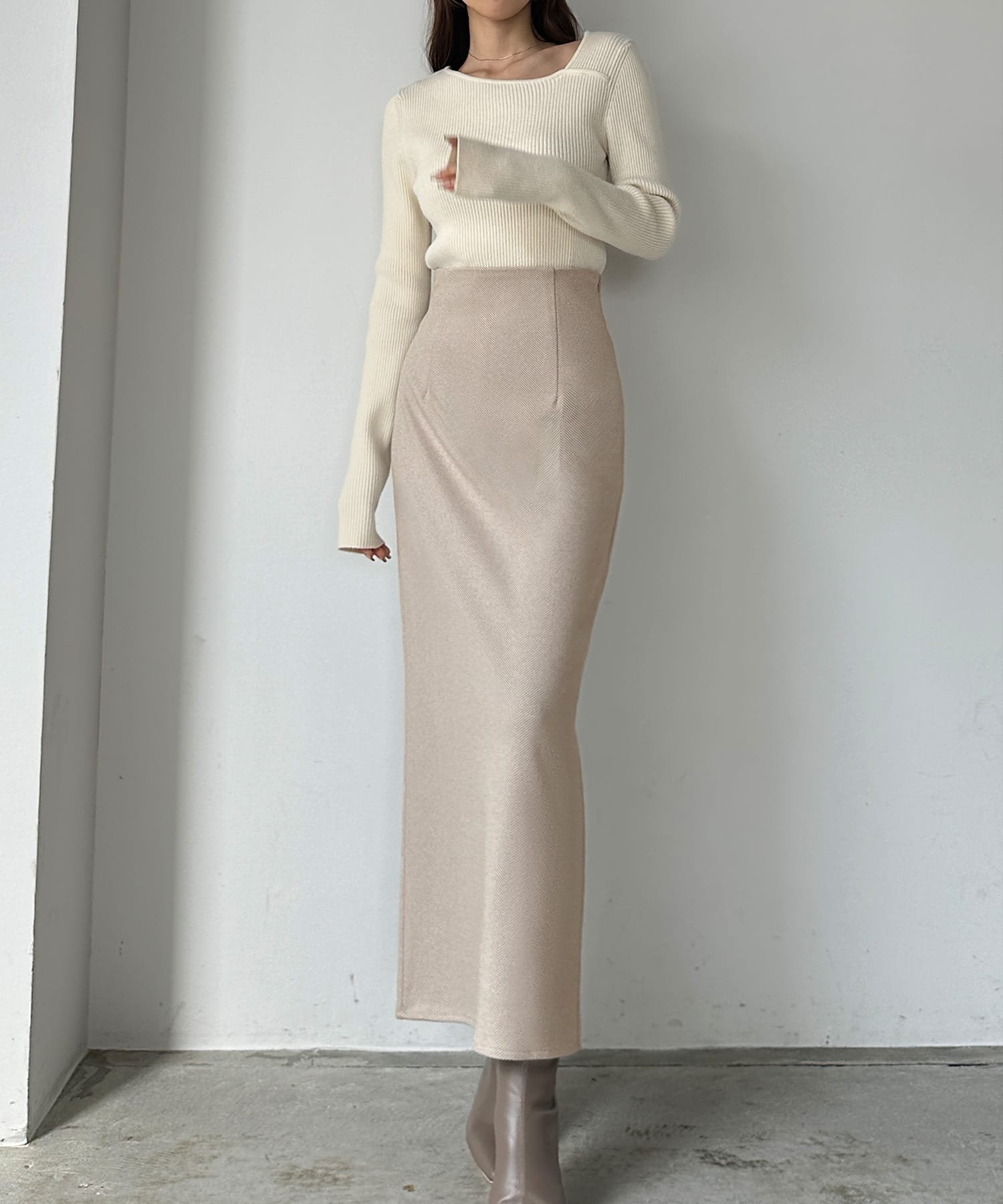 【ジュノア/JUNOAH】のLouere ペンシルスカート インテリア・キッズ・メンズ・レディースファッション・服の通販 founy(ファニー) 　ファッション　Fashion　レディースファッション　Ladies' Fashion Online　スカート　Skirt　ペンシル　Pencil　ライトベージュ|ID: prp329100004592626 ipo3291000000032606076