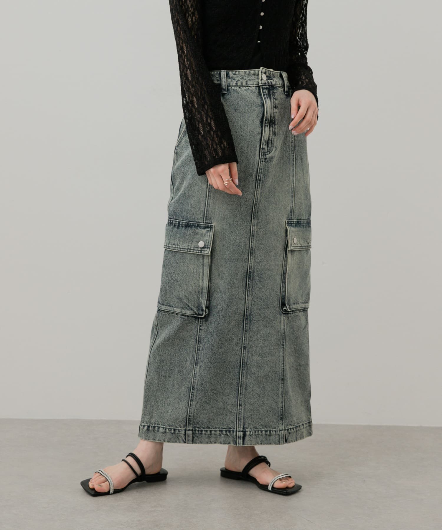 【センスオブプレイス/SENSE OF PLACE by URBAN RESEARCH】のカーゴデニムスカート インテリア・キッズ・メンズ・レディースファッション・服の通販 founy(ファニー) 　ファッション　Fashion　レディースファッション　Ladies' Fashion Online　スカート　Skirt　デニムスカート　Denim Skirts　2025年　2025　2025春夏・S/S　Ss,Spring/Summer,2025　ポケット　Pocket　ルーズ　Loose　ヴィンテージ　Vintage　夏　Summer　S/S・春夏　Ss・Spring/Summer　D.INDIGO|ID: prp329100004592711 ipo3291000000032607158