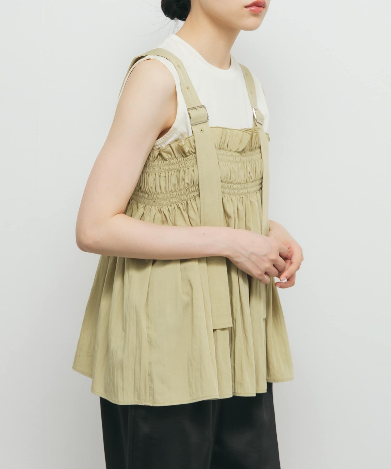 【ケービーエフ/KBF / URBAN RESEARCH】のフリルギャザービスチェ インテリア・キッズ・メンズ・レディースファッション・服の通販 founy(ファニー) 　ファッション　Fashion　レディースファッション　Ladies' Fashion Online　トップス・カットソー　Tops/Tshirt　ビスチェ　Bustier　2025年　2025　2025春夏・S/S　Ss,Spring/Summer,2025　シャーリング　Shirring　ノースリーブ　No Sleeve　ビスチェ　Bustier　夏　Summer　S/S・春夏　Ss・Spring/Summer　STRAW|ID: prp329100004592803 ipo3291000000032608677
