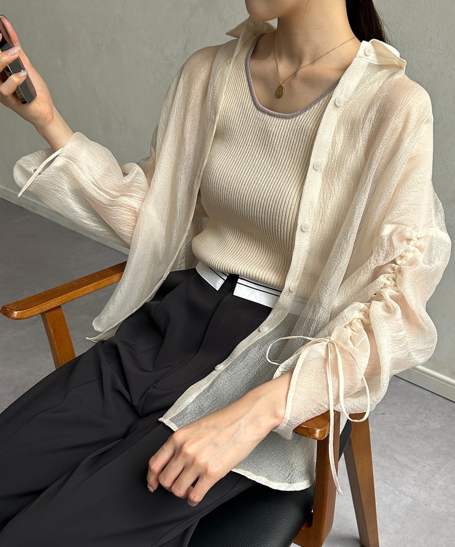 【ゼヴォン/Thevon】のラメワッシャー袖シャーリングシアーシャツ 人気、トレンドファッション・服の通販 founy(ファニー) 　ファッション　Fashion　レディースファッション　Fashion for Women　トップス・カットソー　Cut & Sew Tops　シャツ・ブラウス・オフィスカジュアル　Elegant Blouses & Button-Ups　2025年　2025　2025春夏・S/S　Spring/Summer 2025 SS25　キャミソール　Camisole, Spaghetti Strap Top　シアー　Sheer, See-Through　シャーリング　Shirring, Ruched　デニム　Denim, Jeans Material　トレンド　Trend, Trending Now　ワッシャー　Washer, Crinkled Finish　エレガント 上品　Elegant　夏　Summer　春　Spring　S/S・春夏　SS, Spring/Summer, Warm Season　 other-1|ID: prp329100004592826 ipo3291000000033561415