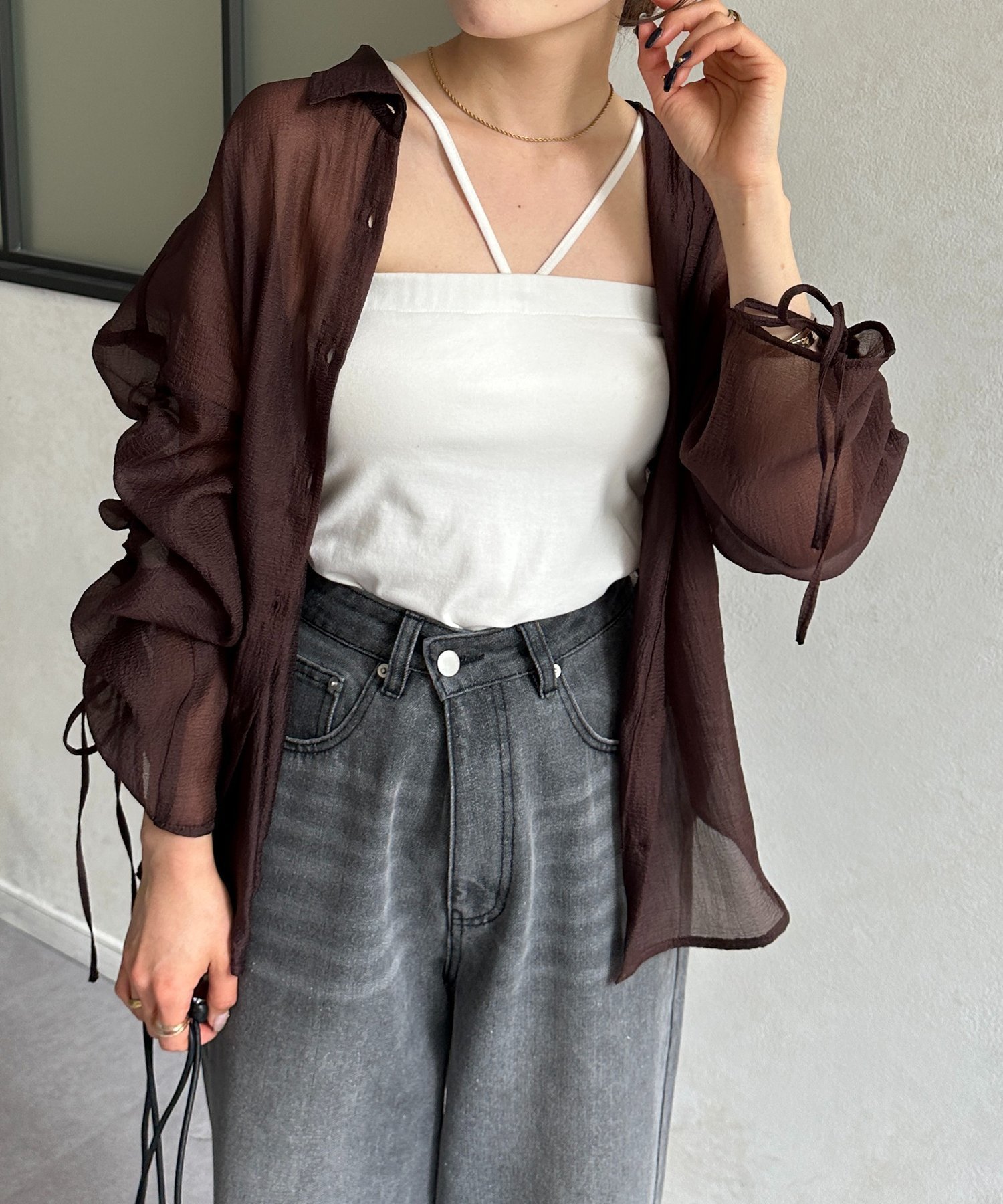 【ゼヴォン/Thevon】のラメワッシャー袖シャーリングシアーシャツ インテリア・キッズ・メンズ・レディースファッション・服の通販 founy(ファニー) 　ファッション　Fashion　レディースファッション　Fashion for Women　トップス・カットソー　Cut & Sew Tops　シャツ・ブラウス・オフィスカジュアル　Elegant Blouses & Button-Ups　2025年　2025　2025春夏・S/S　Spring/Summer 2025 SS25　キャミソール　Camisole, Spaghetti Strap Top　シアー　Sheer, See-Through　シャーリング　Shirring, Ruched　デニム　Denim, Jeans Material　トレンド　Trend, Trending Now　ワッシャー　Washer, Crinkled Finish　エレガント 上品　Elegant　夏　Summer　春　Spring　S/S・春夏　SS, Spring/Summer, Warm Season　ブラウン|ID: prp329100004592826 ipo3291000000033561419