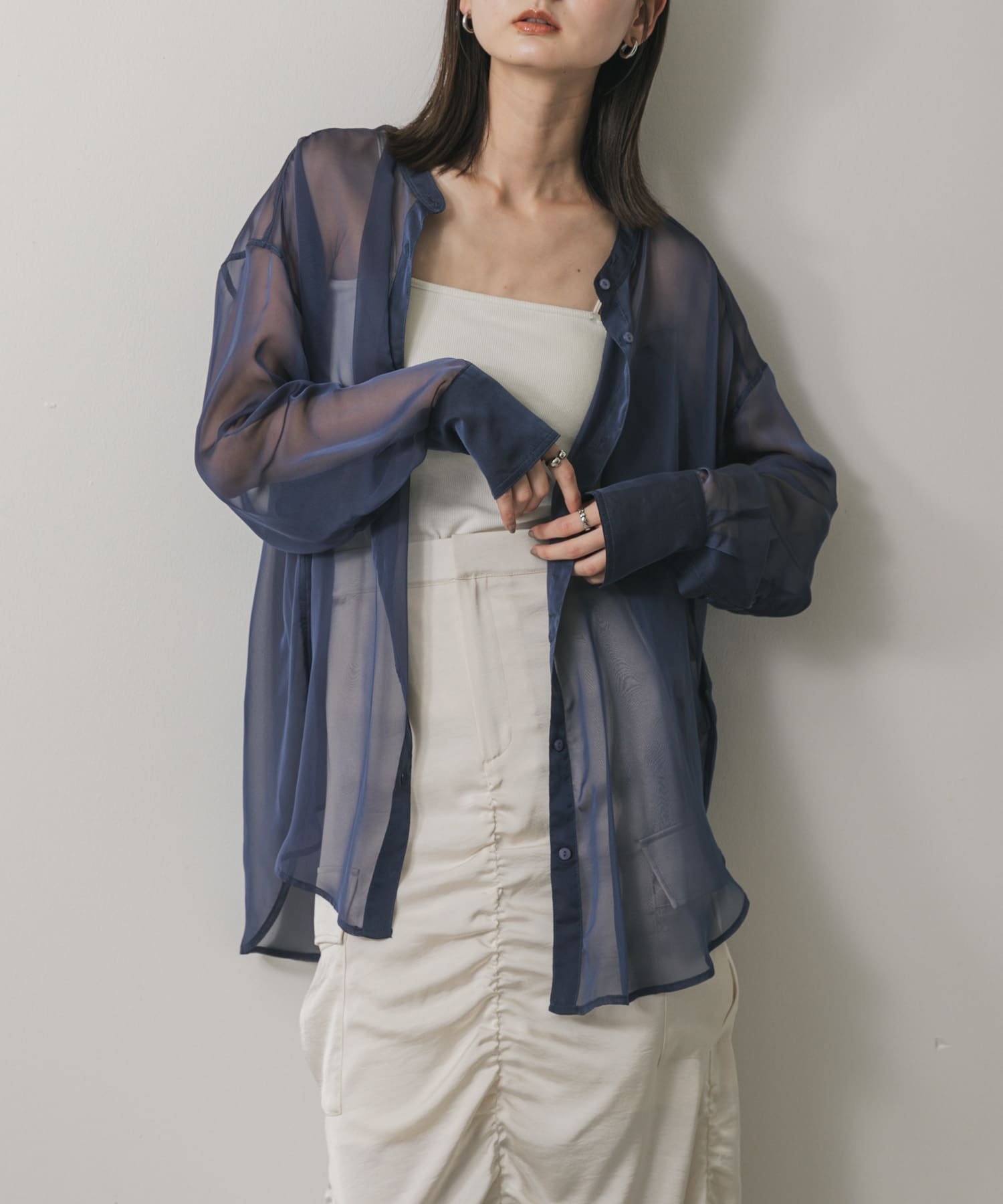 【センスオブプレイス/SENSE OF PLACE by URBAN RESEARCH】のバンドカラーシャンブレーシアーシャツ 人気、トレンドファッション・服の通販 founy(ファニー) 　ファッション　Fashion　レディースファッション　Fashion for Women　トップス・カットソー　Cut & Sew Tops　シャツ・ブラウス・オフィスカジュアル　Elegant Blouses & Button-Ups　2025年　2025　2025春夏・S/S　Spring/Summer 2025 SS25　キャミソール　Camisole, Spaghetti Strap Top　タンク　Tank Top, Sleeveless Top　夏　Summer　春　Spring　S/S・春夏　SS, Spring/Summer, Warm Season　 other-1|ID: prp329100004592854 ipo3291000000033553204