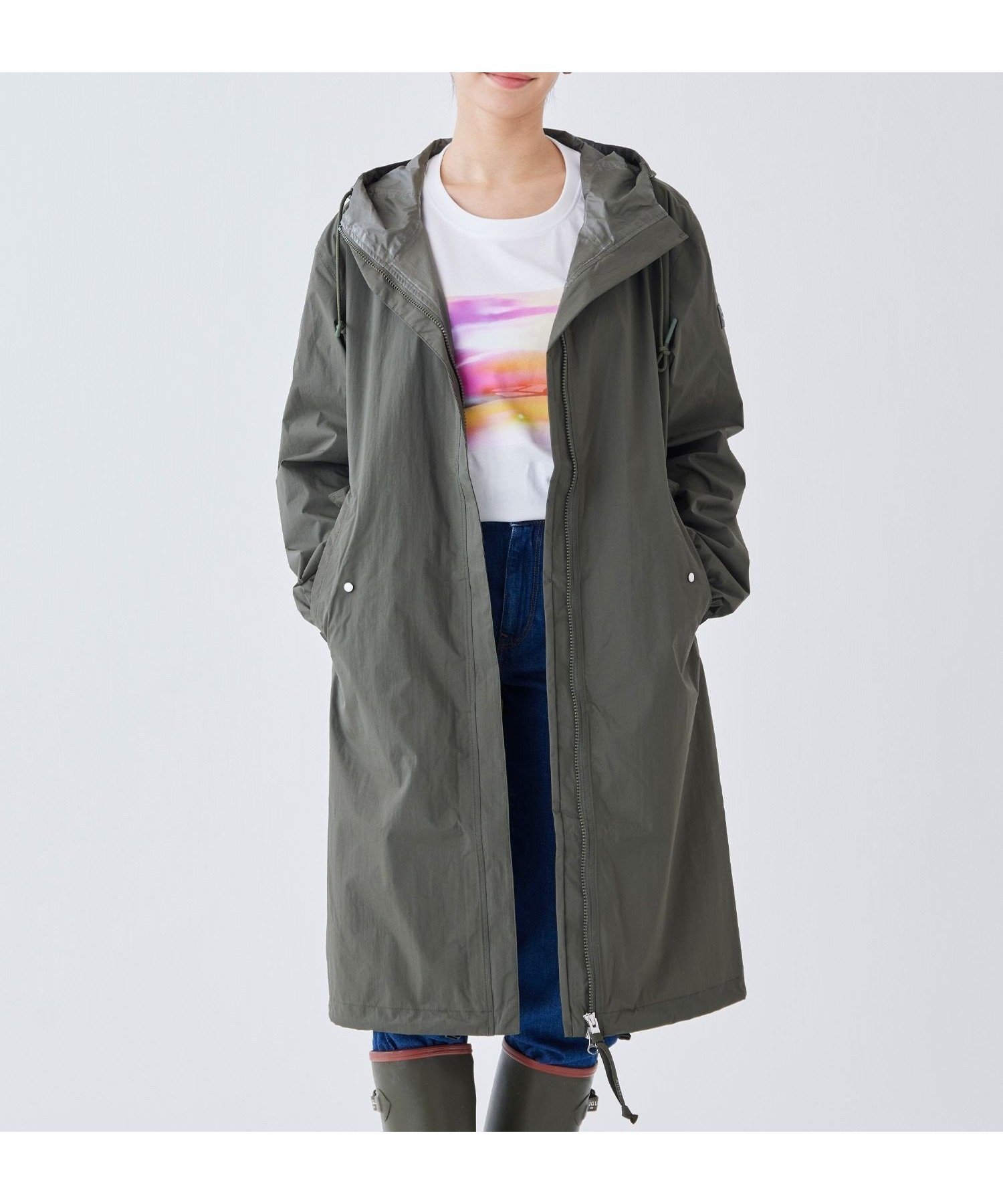 【エーグル/AIGLE】の透湿防水 パッカブルロングフーデッドジャケット インテリア・キッズ・メンズ・レディースファッション・服の通販 founy(ファニー) 　ファッション　Fashion　レディースファッション　Ladies' Fashion Online　アウター　Coat Outerwear　ジャケット　Jackets　おすすめ　Recommend　アウトドア　Outdoor　シンプル　Simple　スマート　Smart　ドローストリング　Drawstring　フィット　Fit　ブルゾン　Blouson　リラックス　Relax　旅行　Travel　ビジネス 仕事 通勤　Business　モスグリーン|ID: prp329100004592917 ipo3291000000032609884