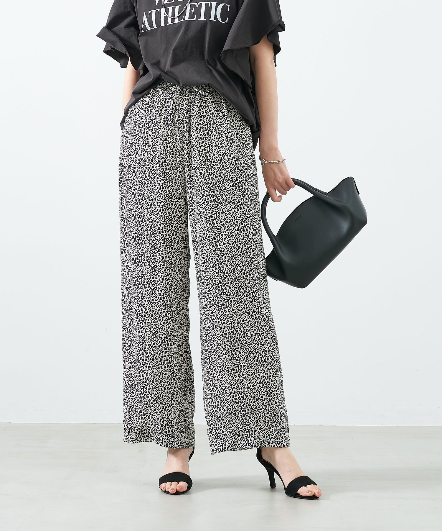 【マイカ ディール/MICA & DEAL】のプリントストレートパンツ インテリア・キッズ・メンズ・レディースファッション・服の通販 founy(ファニー) 　ファッション　Fashion　レディースファッション　Ladies' Fashion Online　パンツ　Pants　キュプラ　Cupra　シルク　Silk　シンプル　Simple　プリント　Print　ワイド　Wide　OFF WHITE|ID: prp329100004592936 ipo3291000000032610281