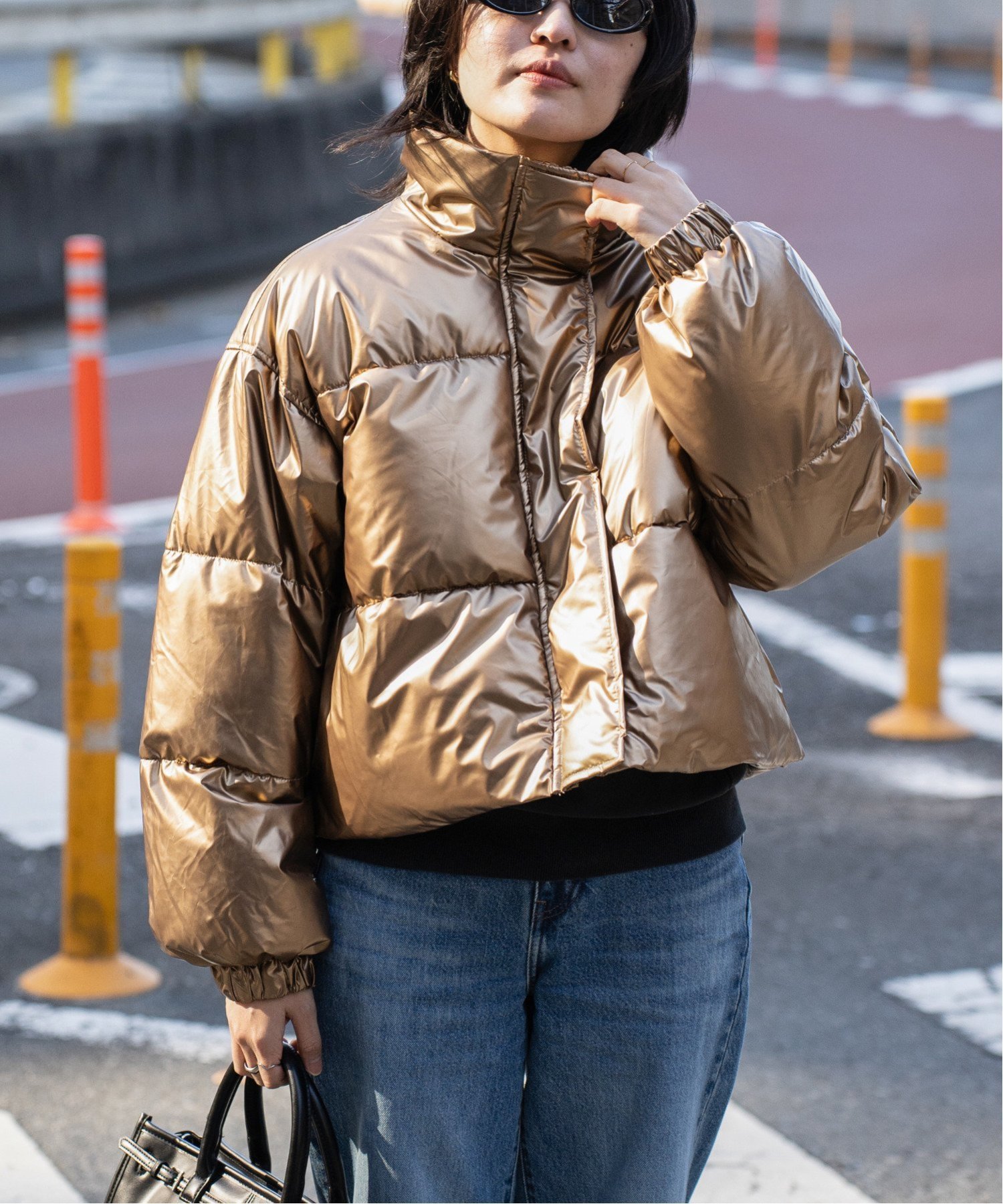 【ヴァンス エクスチェンジ/VENCE EXCHANGE】のメタリック中綿ショートジャケット インテリア・キッズ・メンズ・レディースファッション・服の通販 founy(ファニー) 　ファッション　Fashion　レディースファッション　Fashion for Women　アウター　Coat / Outerwear Collection　レディースジャケット・軽アウター　Jackets　おすすめ　Recommended / Our Picks　シャイニー　Shiny, Glossy Finish　ショート　Short, Short Length　ジャケット　Jacket, Outerwear　トレンド　Trend, Trending Now　バランス　Balance, Style Balance　フェミニン　Feminine, Girly　クリーム|ID: prp329100004592973 ipo3291000000032610810