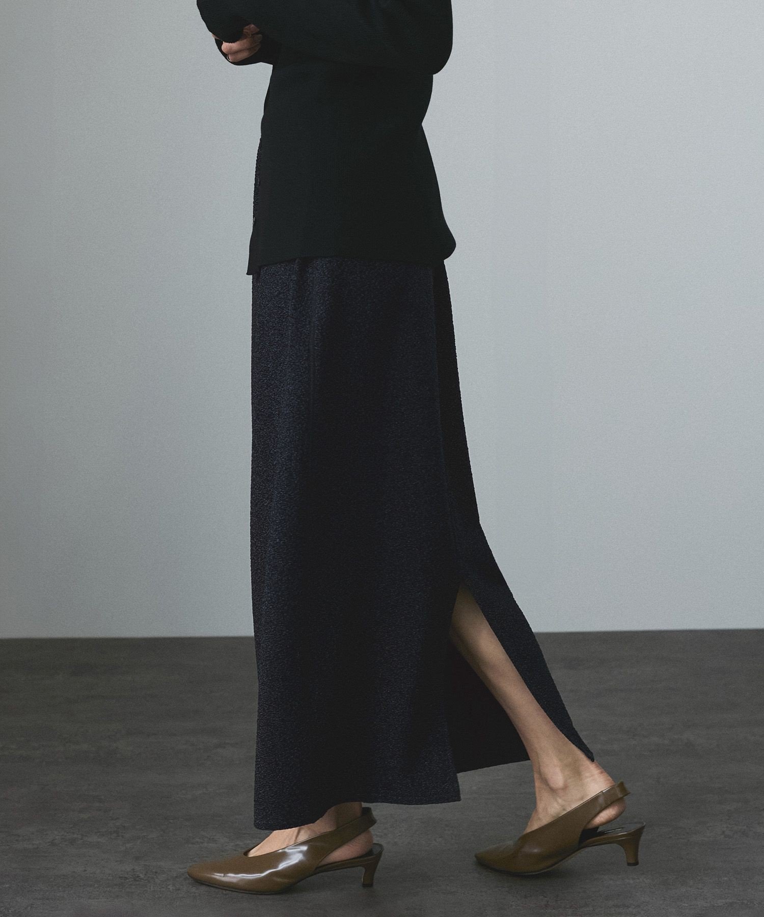 【サロン アダム エ ロペ/SALON adam et rope'】のシャイニージャカードナロースカート 人気、トレンドファッション・服の通販 founy(ファニー) 　ファッション　Fashion　レディースファッション　Ladies' Fashion Online　スカート　Skirt　今季　This Season　シャイニー　Shiny　ジャカード　Jacquard　スウェット　Sweat　ストレッチ　Stretch　スリット　Slit　セットアップ　Set Up　ブルゾン　Blouson　おすすめ　Recommend　エレガント 上品　Elegant　 other-1|ID: prp329100004593699 ipo3291000000032621250