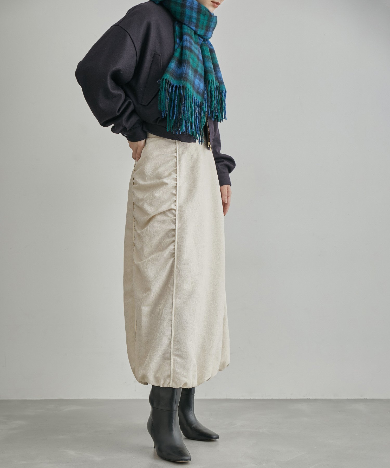 【ロペ/ROPE'】のジャガードスカート インテリア・キッズ・メンズ・レディースファッション・服の通販 founy(ファニー) 　ファッション　Fashion　レディースファッション　Ladies' Fashion Online　スカート　Skirt　カットソー　Cut And Sew　シンプル　Simple　ジャカード　Jacquard　トリミング　Trimming　ペイズリー　Paisley　ペンシル　Pencil　ポケット　Pocket　おすすめ　Recommend　オフホワイト(15)|ID: prp329100004593740 ipo3291000000032622995