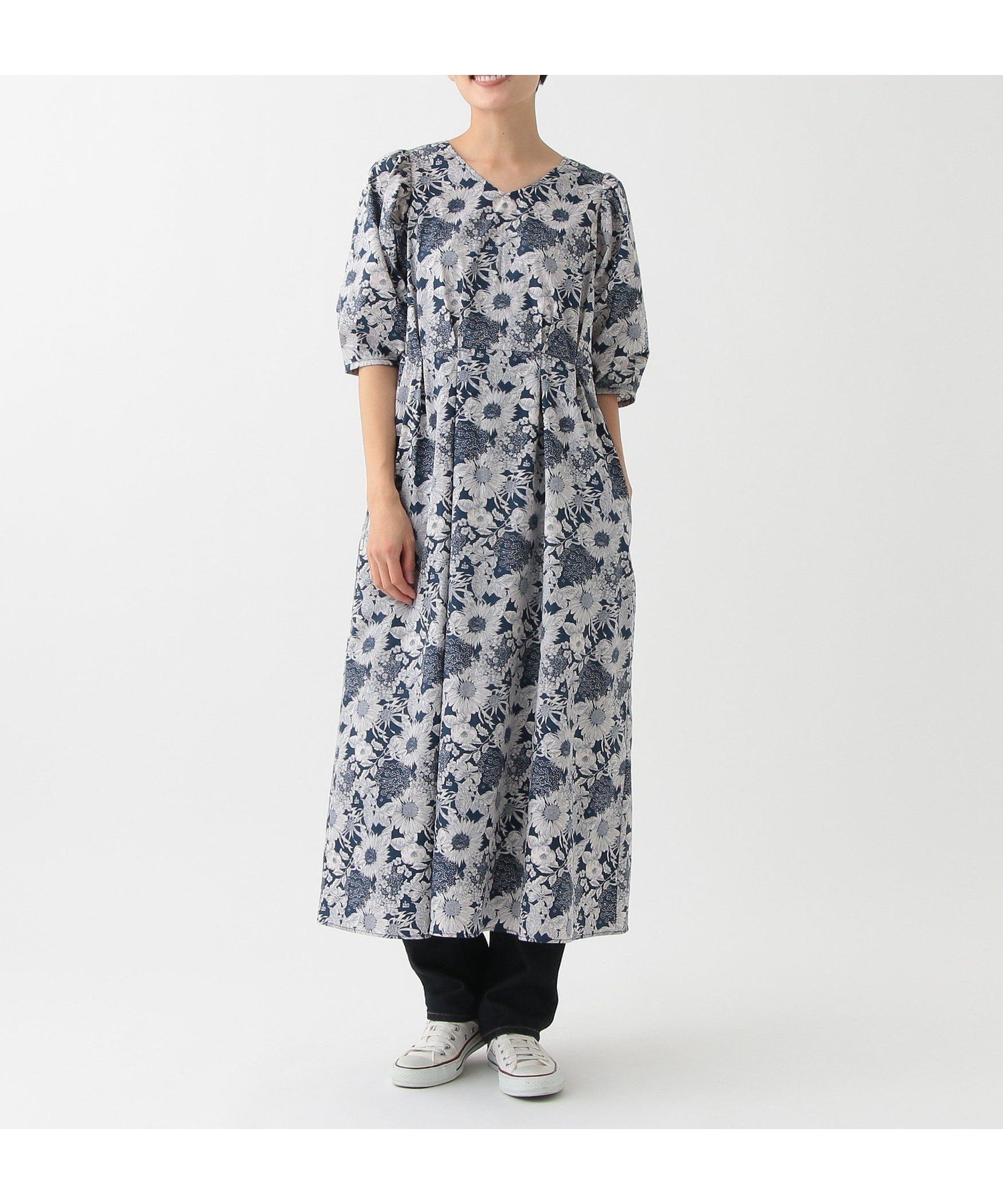 【アフタヌーンティー リビング/Afternoon Tea LIVING】のVネックワンピース/リバティプリント 人気、トレンドファッション・服の通販 founy(ファニー) 　ファッション　Fashion　レディースファッション　Fashion for Women　ワンピース　Dresses　おすすめ　Recommended / Our Picks　スリーブ　Sleeve, Long Sleeve / Short Sleeve　ブロード　Broadcloth, Fine Cotton　別注　Limited Edition, Custom Order　 other-1|ID: prp329100004593881 ipo3291000000032750919