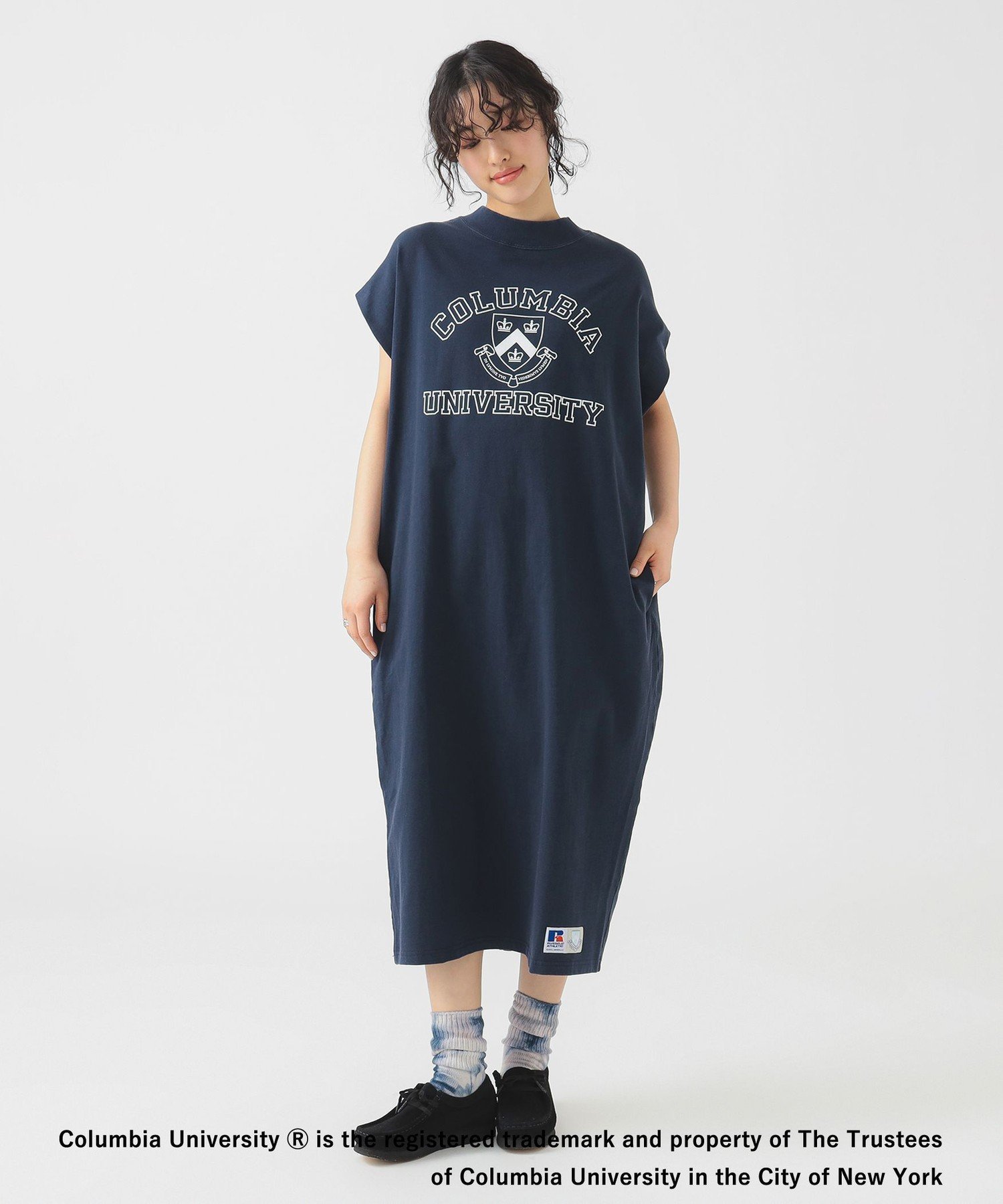 【ビーミングライフストアバイビームス/B:MING LIFE STORE by BEAMS】のRUSSELL ATHLETIC / スリーブレス ワンピース(S~M) 25SS ウォッシャブル リラックス 体型カバー インテリア・キッズ・メンズ・レディースファッション・服の通販 founy(ファニー) 　ファッション　Fashion　レディースファッション　Fashion for Women　ワンピース　Dresses　2025年　2025　2025春夏・S/S　Spring/Summer 2025 SS25　ウォッシャブル　Machine Washable　スタンド　Stand Collar, Upright Stand　スリット　Slit, Slit Detail　スリーブ　Sleeve, Long Sleeve / Short Sleeve　プリント　Print, Printed Pattern　リラックス　Relax, Relaxed Fit　NAVY|ID: prp329100004593896 ipo3291000000033042535