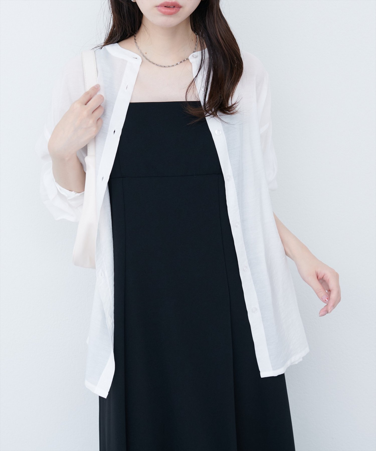【ナチュラルクチュール/natural couture】の【WEB限定】バンドカラーサイドスリットシアーシャツ インテリア・キッズ・メンズ・レディースファッション・服の通販 founy(ファニー) 　ファッション　Fashion　レディースファッション　Ladies' Fashion Online　トップス・カットソー　Tops/Tshirt　シャツ/ブラウス　Shirts/Blouses　2025年　2025　2025-2026秋冬・A/W　Aw/Autumn/Winter/Fw/Fall/2025-2026　おすすめ　Recommend　エアリー　Airy　キャミソール　Camisole　タンク　Tank　デニム　Denim　フェミニン　Feminine　ポケット　Pocket　リラックス　Relax　エレガント 上品　Elegant　オフホワイト|ID: prp329100004593918 ipo3291000000032626574