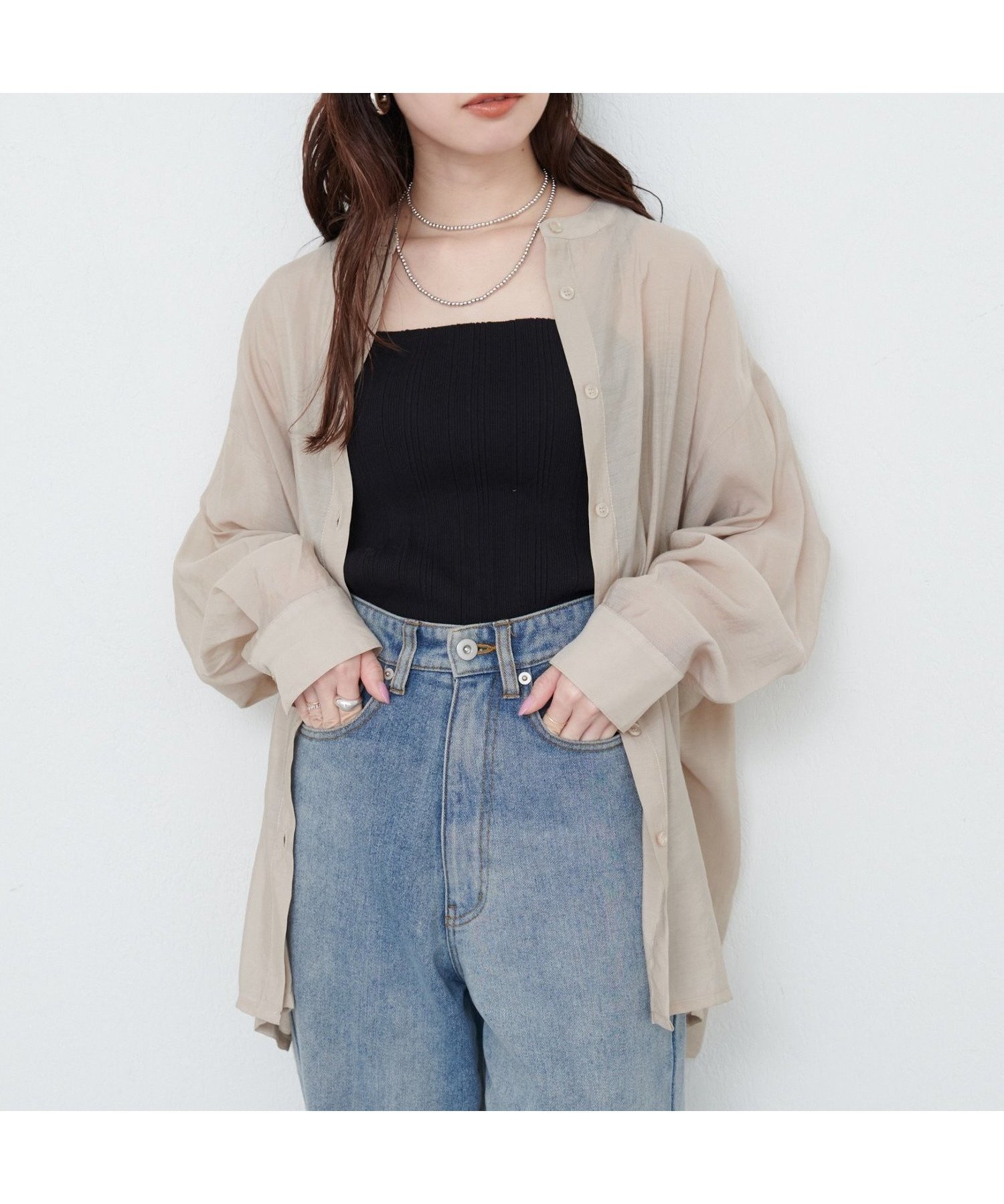 【ナチュラルクチュール/natural couture】の【WEB限定】バンドカラーサイドスリットシアーシャツ インテリア・キッズ・メンズ・レディースファッション・服の通販 founy(ファニー) 　ファッション　Fashion　レディースファッション　Ladies' Fashion Online　トップス・カットソー　Tops/Tshirt　シャツ/ブラウス　Shirts/Blouses　2025年　2025　2025-2026秋冬・A/W　Aw/Autumn/Winter/Fw/Fall/2025-2026　おすすめ　Recommend　エアリー　Airy　キャミソール　Camisole　タンク　Tank　デニム　Denim　フェミニン　Feminine　ポケット　Pocket　リラックス　Relax　エレガント 上品　Elegant　ライトベージュ|ID: prp329100004593918 ipo3291000000032626578