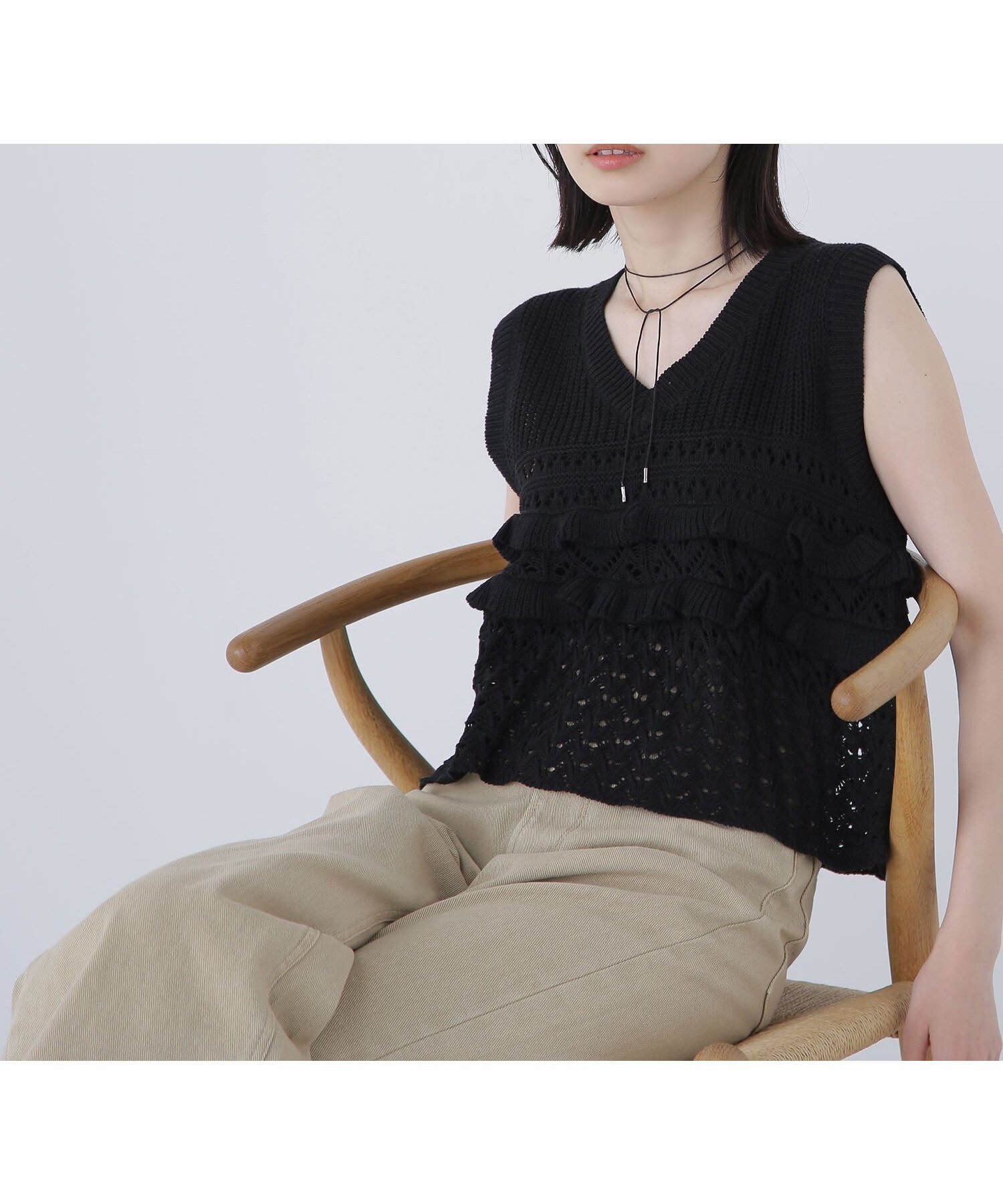 【ナチュラル ビューティー ベーシック/NATURAL BEAUTY BASIC】の透かし編みフリルニット インテリア・キッズ・メンズ・レディースファッション・服の通販 founy(ファニー) 　ファッション　Fashion　レディースファッション　Fashion for Women　トップス・カットソー　Cut & Sew Tops　ニット　Knit Tops & Sweaters　コンパクト　Compact, Small Size　デニム　Denim, Jeans Material　フリル　Frill, Ruffle　ミックス　Mix, Mixed Style　夏　Summer　透かし　Cut-Out, Lacework　ブラック|ID: prp329100004593939 ipo3291000000033201146