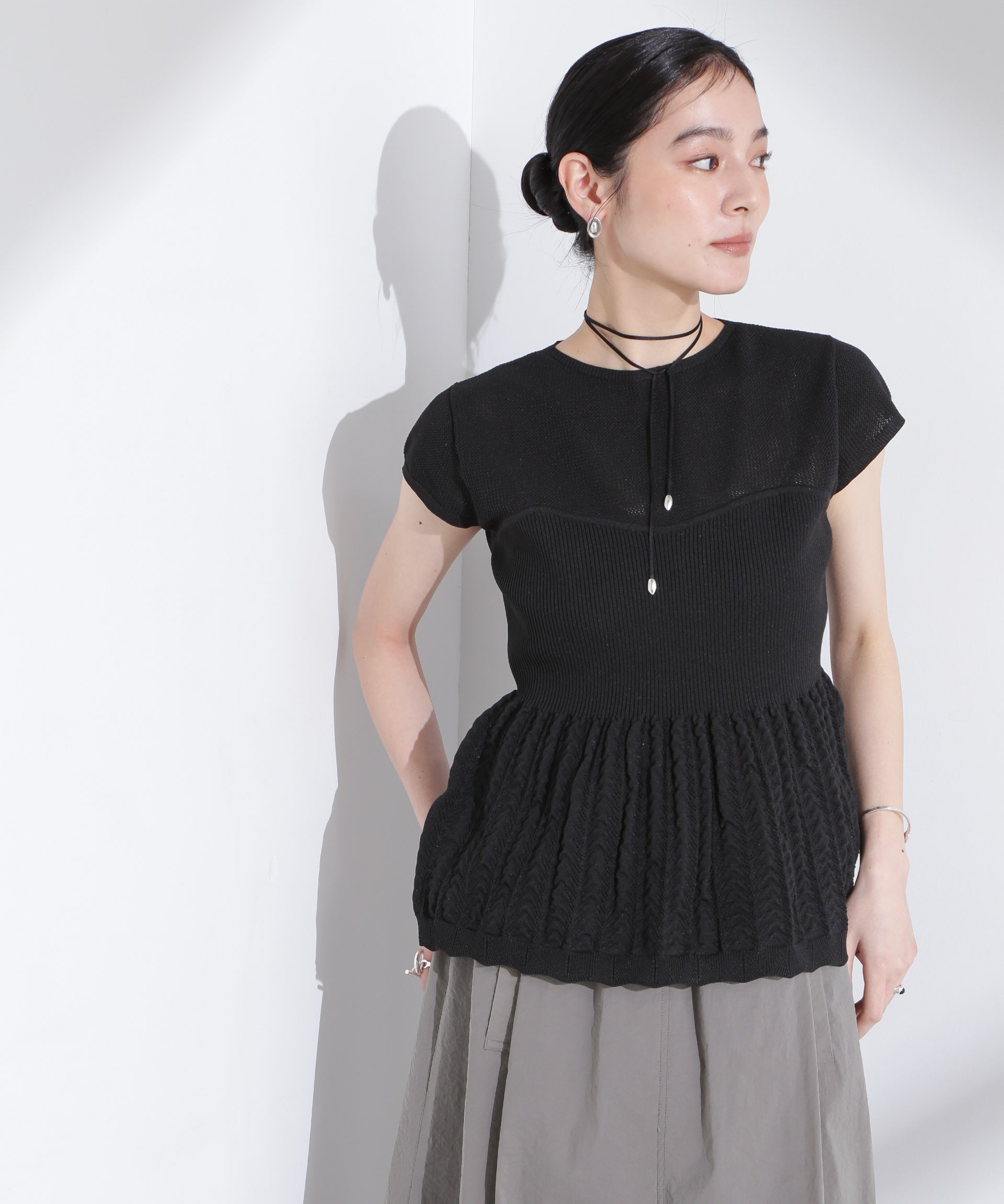 【ナノ ユニバース/nano universe】のスカラップデザインニットトップス インテリア・キッズ・メンズ・レディースファッション・服の通販 founy(ファニー) 　ファッション　Fashion　レディースファッション　Ladies' Fashion Online　トップス・カットソー　Tops/Tshirt　ニット　Knit Tops　ウォッシャブル　Washable　スタイリッシュ　Stylish　スラックス　Slacks　デニム　Denim　パターン　Pattern　ビスチェ　Bustier　フェミニン　Feminine　フレア　Flare　ベーシック　Basic　ペプラム　Peplum　ボトム　Bottom　ミックス　Mix　ワイド　Wide　おすすめ　Recommend　2025年　2025　2025春夏・S/S　Ss,Spring/Summer,2025　ブラック|ID: prp329100004593963 ipo3291000000032627310