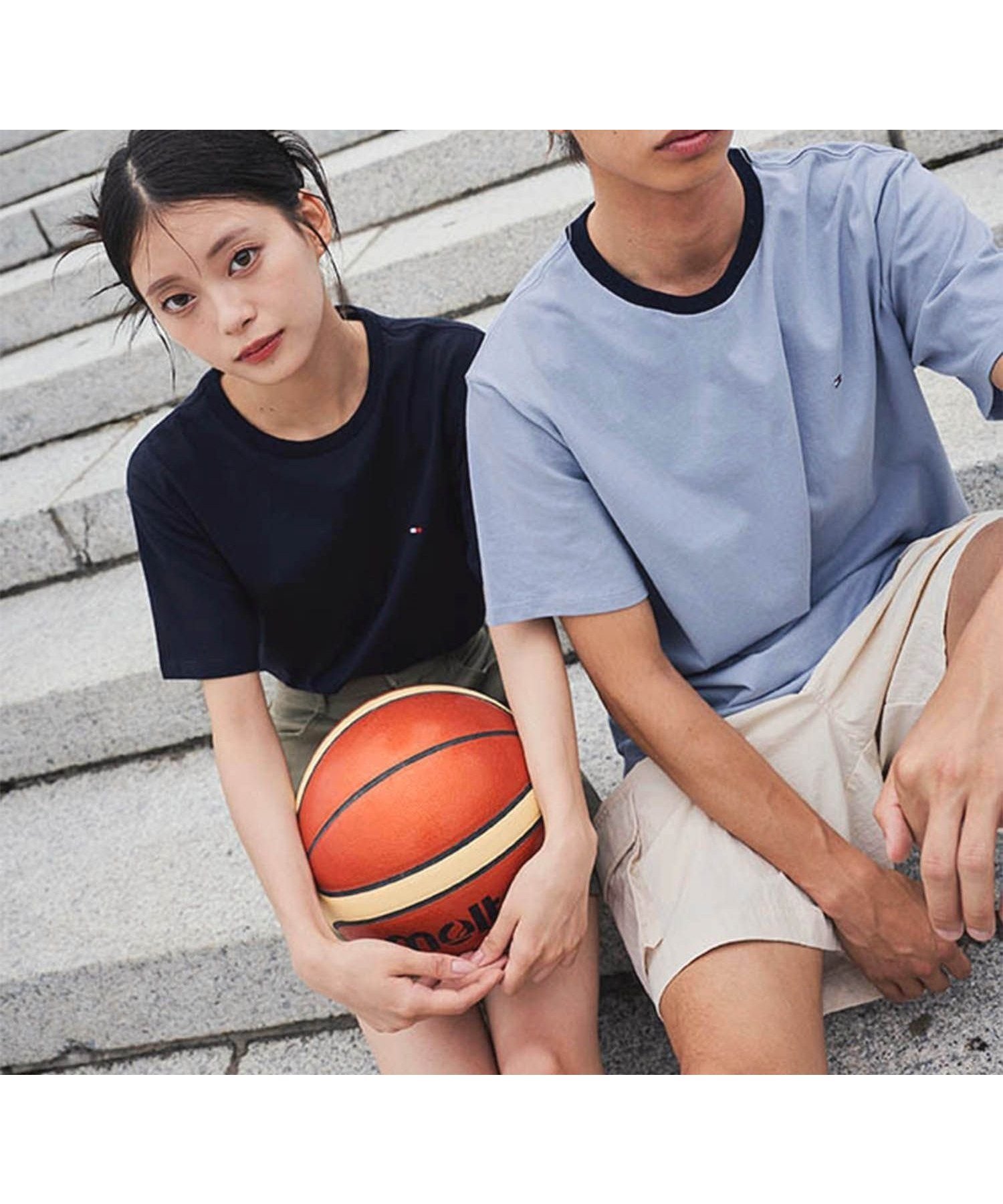 【トミーヒルフィガー/TOMMY HILFIGER / MEN】の【オンライン限定】【ユニセックス】トミーヒルフィガー80SリンガーTシャツ インテリア・キッズ・メンズ・レディースファッション・服の通販 founy(ファニー) 　ファッション　Fashion　メンズファッション　Fashion for Men　アメリカン　American Style　インナー　Innerwear　クラシック　Classic, Timeless Style　ゴルフ　Golf　シンプル　Simple, Minimal　デニム　Denim, Jeans Material　パイピング　Piping, Trim Design　プリント　Print, Printed Pattern　ボトム　Bottoms, Lower Wear　モダン　Modern, Contemporary　ワンポイント　One Point, Statement Accent　人気　Popular, Best Seller　夏　Summer　無地　Plain, Solid Color　ブルーDY5|ID: prp329100004594031 ipo3291000000033472579