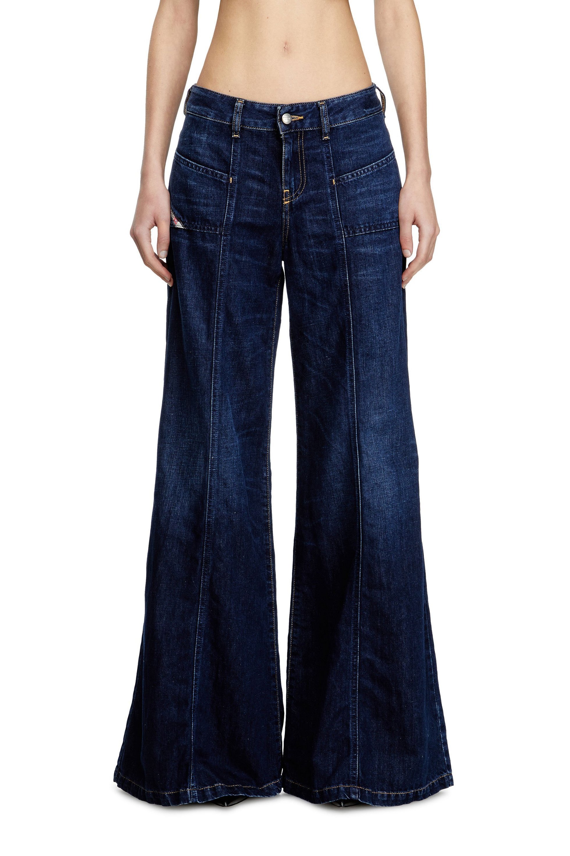 【ディーゼル/DIESEL】のウィメンズ デニムパンツ D-AKII 人気、トレンドファッション・服の通販 founy(ファニー) 　ファッション　Fashion　レディースファッション　Ladies' Fashion Online　パンツ　Pants　デニムパンツ　Denim Pants　ウォッシュ　Wash　クール　Cool　デニム　Denim　パッチ　Patch　フィット　Fit　フレア　Flare　リネン　Linen　 other-1|ID: prp329100004594043 ipo3291000000032628455