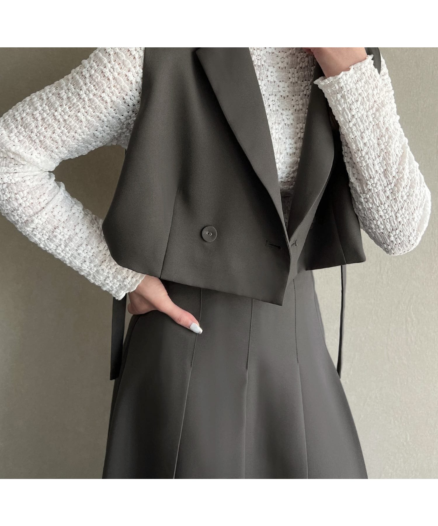 【ジュノア/JUNOAH】のショートベスト+スカートセットアップ インテリア・キッズ・メンズ・レディースファッション・服の通販 founy(ファニー) 　ファッション　Fashion　レディースファッション　Ladies' Fashion Online　アウター　Coat Outerwear　セットアップ　Setup　スカート　Skirt　ショート　Short　セットアップ　Set Up　ベスト　Vest　チャコール|ID: prp329100004594397 ipo3291000000032637298