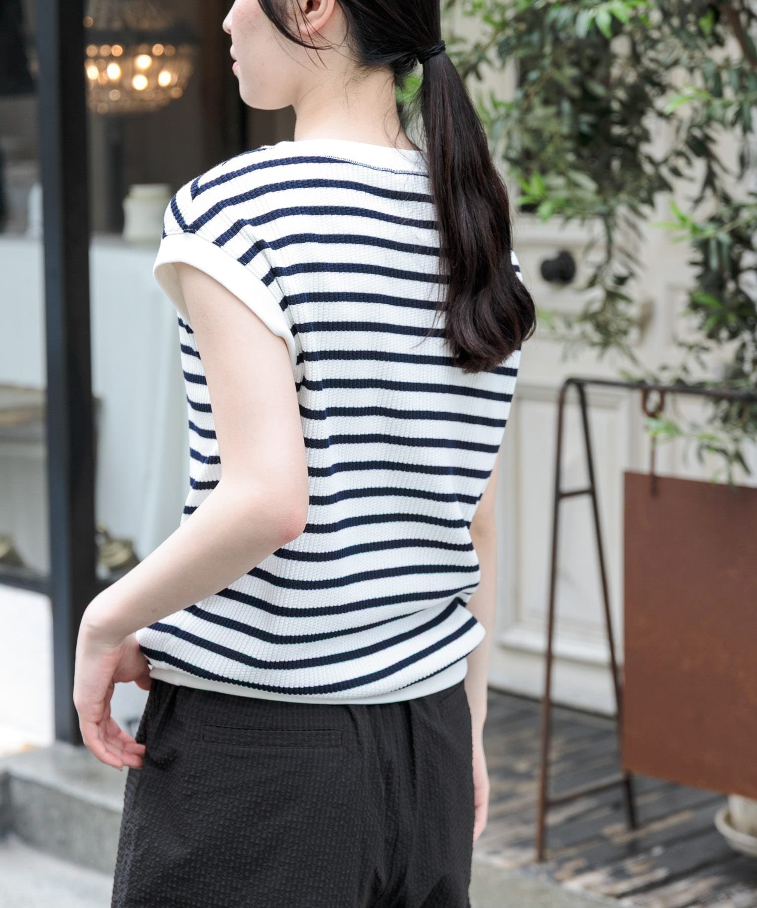 【アーバンリサーチ ドアーズ/URBAN RESEARCH DOORS】のFORK SPOON 変形ワッフルノースリーブプルオーバー インテリア・キッズ・メンズ・レディースファッション・服の通販 founy(ファニー) 　ファッション　Fashion　レディースファッション　Fashion for Women　トップス・カットソー　Cut & Sew Tops　キャミソール&ノースリーブ　Camisoles & Sleeveless Tops　カジュアルプルオーバー・ニットトップス　Pullovers & Knit Tops / Casual Pullovers　インナー　Innerwear　カットソー　Cut and Sewn Top　キャミソール　Camisole, Spaghetti Strap Top　コンパクト　Compact, Small Size　今季　This Season, Current Season　シンプル　Simple, Minimal　スリーブ　Sleeve, Long Sleeve / Short Sleeve　ベーシック　Basic, Essential　ロング　Long, Long-Length　ワイド　Wide, Wide Fit　ワッフル　Waffle, Waffle Knit　S/S・春夏　SS, Spring/Summer, Warm Season　夏　Summer　2025年　2025　2025春夏・S/S　Spring/Summer 2025 SS25　OFFxNVY|ID: prp329100004594580 ipo3291000000032751887