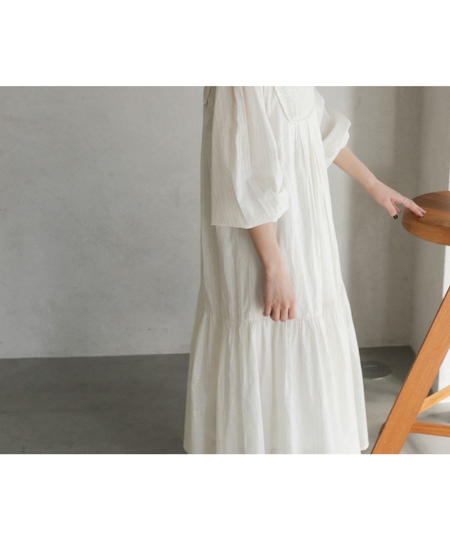 【アーバンリサーチ ドアーズ/URBAN RESEARCH DOORS】のラメストライプワンピース 人気、トレンドファッション・服の通販 founy(ファニー) 　ファッション　Fashion　レディースファッション　Ladies' Fashion Online　ワンピース　Dress　2025年　2025　2025春夏・S/S　Ss,Spring/Summer,2025　おすすめ　Recommend　インド　India　ギャザー　Gather　シャーリング　Shirring　シルバー　Silver　ストライプ　Stripe　フロント　Front　リゾート　Resort　ロング　Long　エレガント 上品　Elegant　切替　Switching　夏　Summer　S/S・春夏　Ss・Spring/Summer　 other-1|ID: prp329100004594637 ipo3291000000032641534