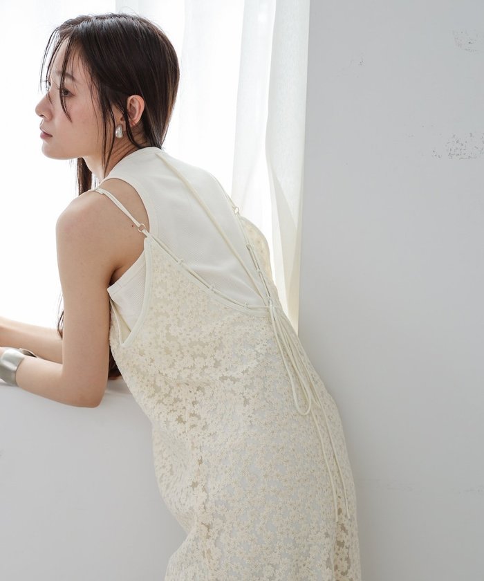 【バブ ブージュルード/Bab Bou Jeloud】の【低身長向けサイズあり】刺繍フラワーキャミワンピース インテリア・キッズ・メンズ・レディースファッション・服の通販 founy(ファニー) https://founy.com/ ファッション Fashion レディースファッション Fashion for Women ワンピース Dresses キャミソールワンピース Camisole Dresses インナー Innerwear くるぶし Ankle-Length シアー Sheer, See-Through シューズ Shoes, Footwear ジャケット Jacket, Outerwear スリット Slit, Slit Detail デニム Denim, Jeans Material 人気 Popular, Best Seller 長袖 Long Sleeve, Full Sleeve バレエ Ballet, Ballet Style フェミニン Feminine, Girly 羽織 Haori, Light Jacket リボン Ribbon, Bow ループ Loop, Loop Knit おすすめ Recommended / Our Picks |ID: prp329100004594745 ipo3291000000032643308