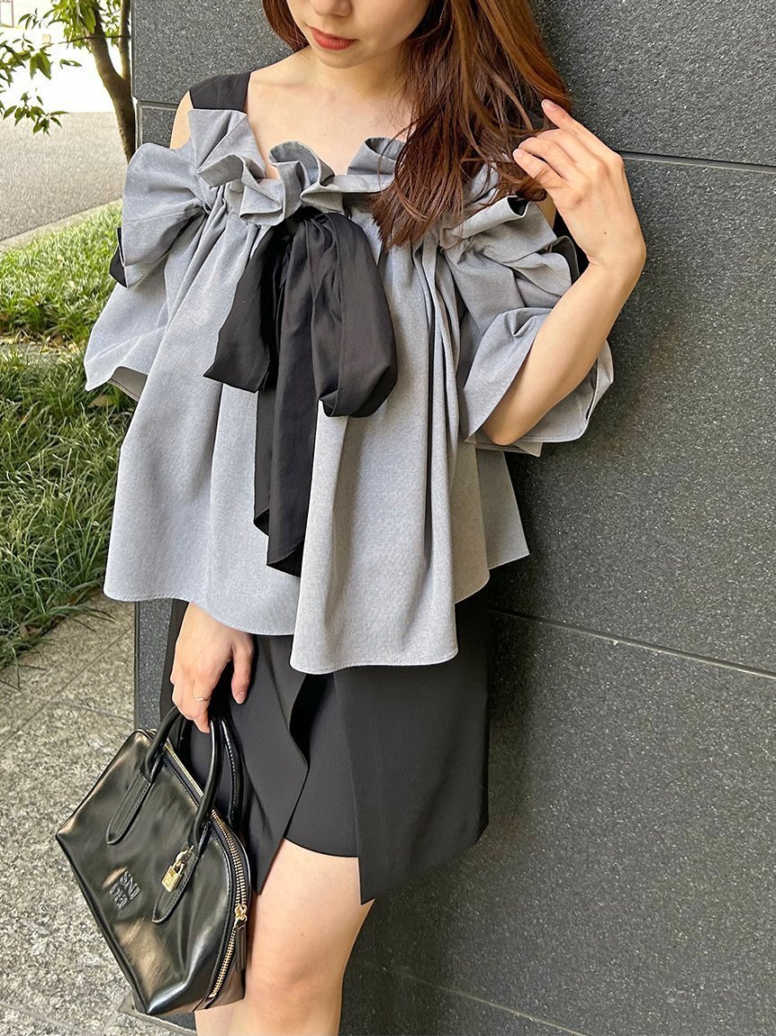 【スナイデル/SNIDEL】のオフショルリボンブラウス インテリア・キッズ・メンズ・レディースファッション・服の通販 founy(ファニー) 　ファッション　Fashion　レディースファッション　Ladies' Fashion Online　トップス・カットソー　Tops/Tshirt　シャツ/ブラウス　Shirts/Blouses　おすすめ　Recommend　ウェーブ　Wave　ギンガム　Gingham　ストレート　Straight　トレンド　Trend　フィット　Fit　フリル　Frills　フロント　Front　ラベンダー　Lavender　リボン　Ribbon　エレガント 上品　Elegant　GRY[006]|ID: prp329100004594855 ipo3291000000032644803