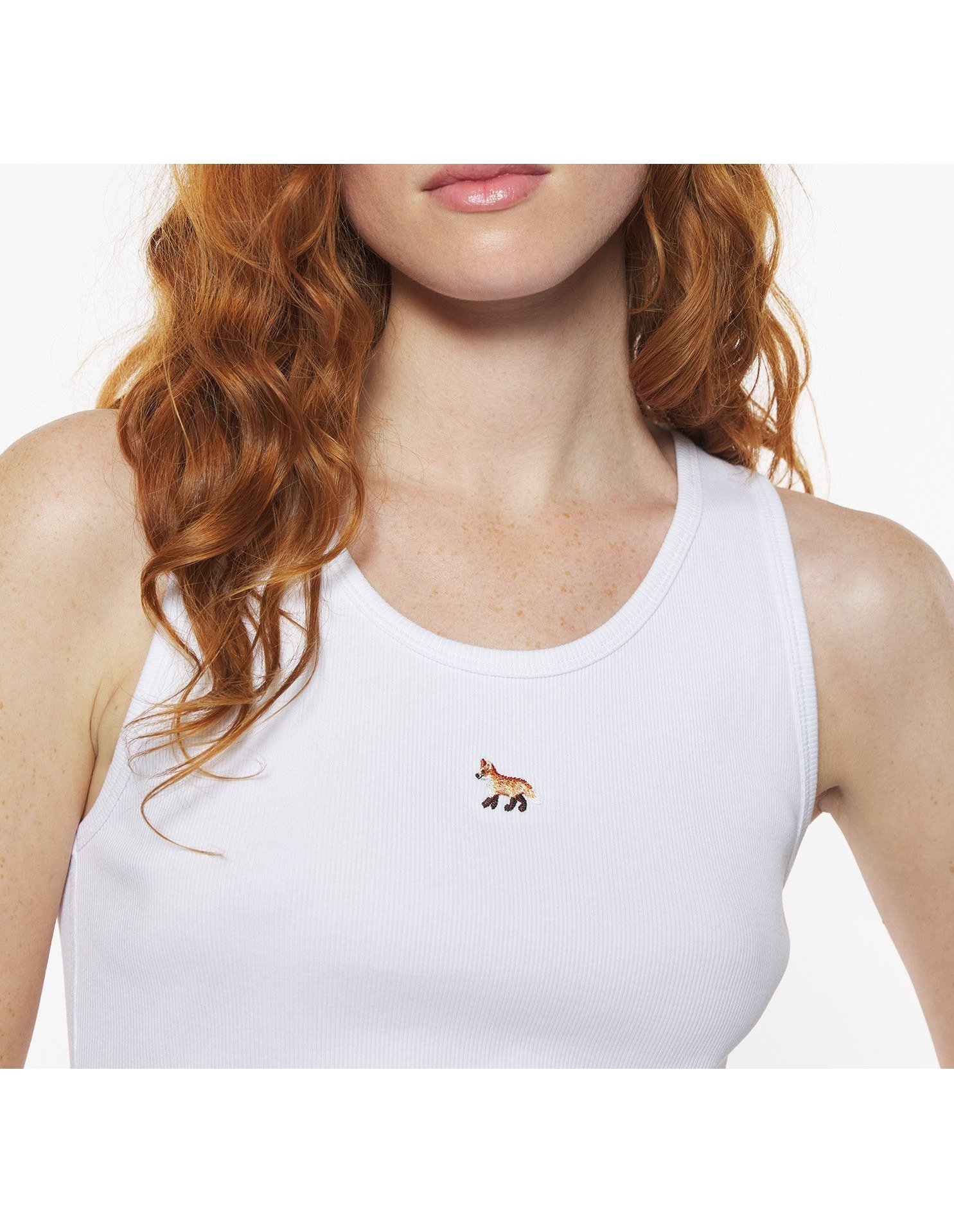 【メゾン キツネ/MAISON KITSUNE】のMaison Kitsune/BABY FOX RIBBED TANK TOP インテリア・キッズ・メンズ・レディースファッション・服の通販 founy(ファニー) 　ファッション　Fashion　レディースファッション　Ladies' Fashion Online　ワンピース　Dress　スタンダード　Standard　パッチ　Patch　夏　Summer　S/S・春夏　Ss・Spring/Summer　無地　Plain Color　WHITE|ID: prp329100004594872 ipo3291000000032645031