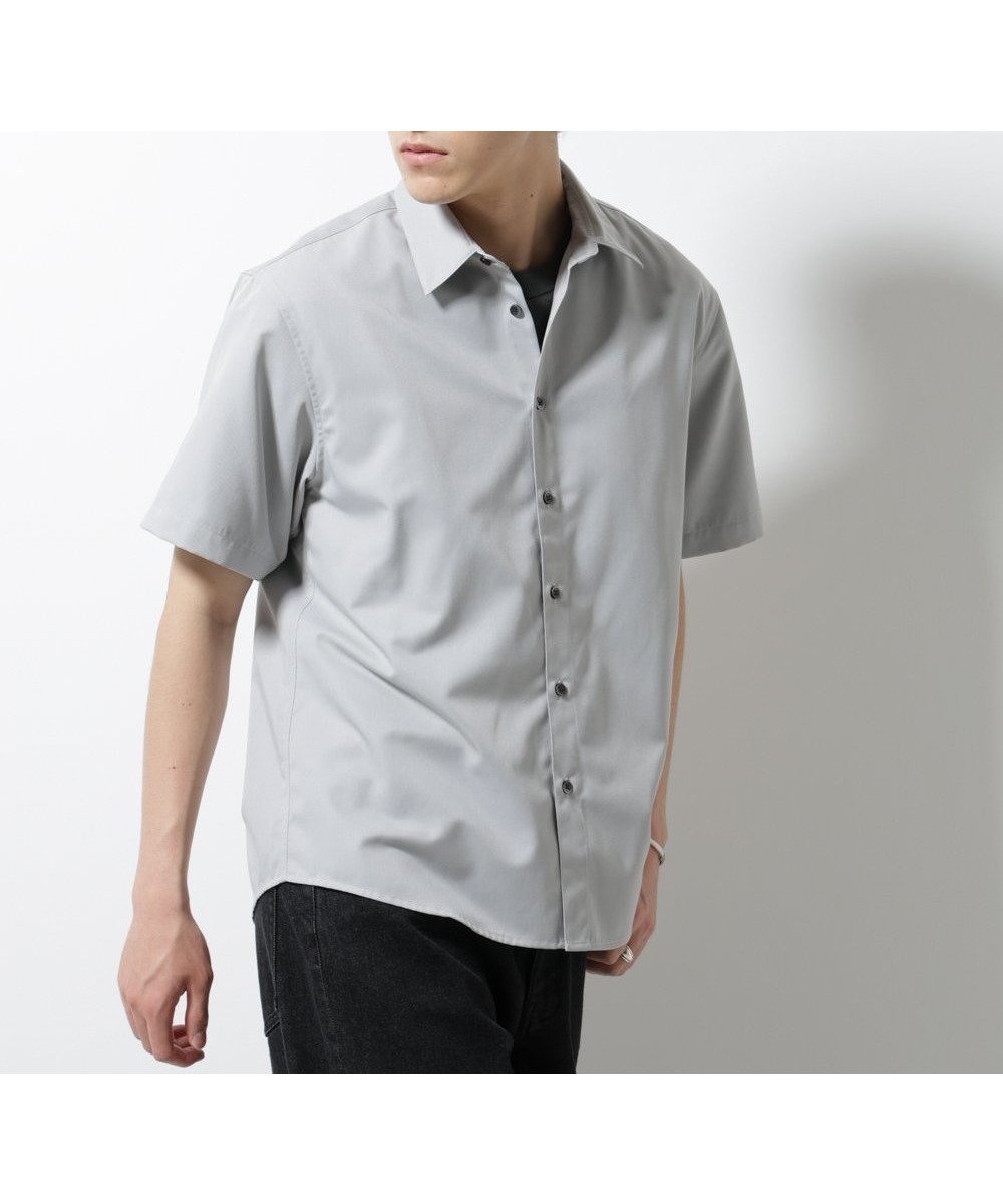 【ナノ ユニバース/nano universe / MEN】のスタンダードレギュラーカラーシャツ/半袖 インテリア・キッズ・メンズ・レディースファッション・服の通販 founy(ファニー) 　ファッション　Fashion　メンズファッション　Men's Style Online　2025年　2025　2025春夏・S/S　Ss,Spring/Summer,2025　おすすめ　Recommend　インナー　Inner　ジャケット　Jacket　スタンダード　Standard　スラックス　Slacks　デニム　Denim　ラウンド　Round　レギュラー　Regular　ロング　Long　ワイド　Wide　半袖　Short Sleeve　羽織　Haori　グレー|ID: prp329100004594886 ipo3291000000032645264