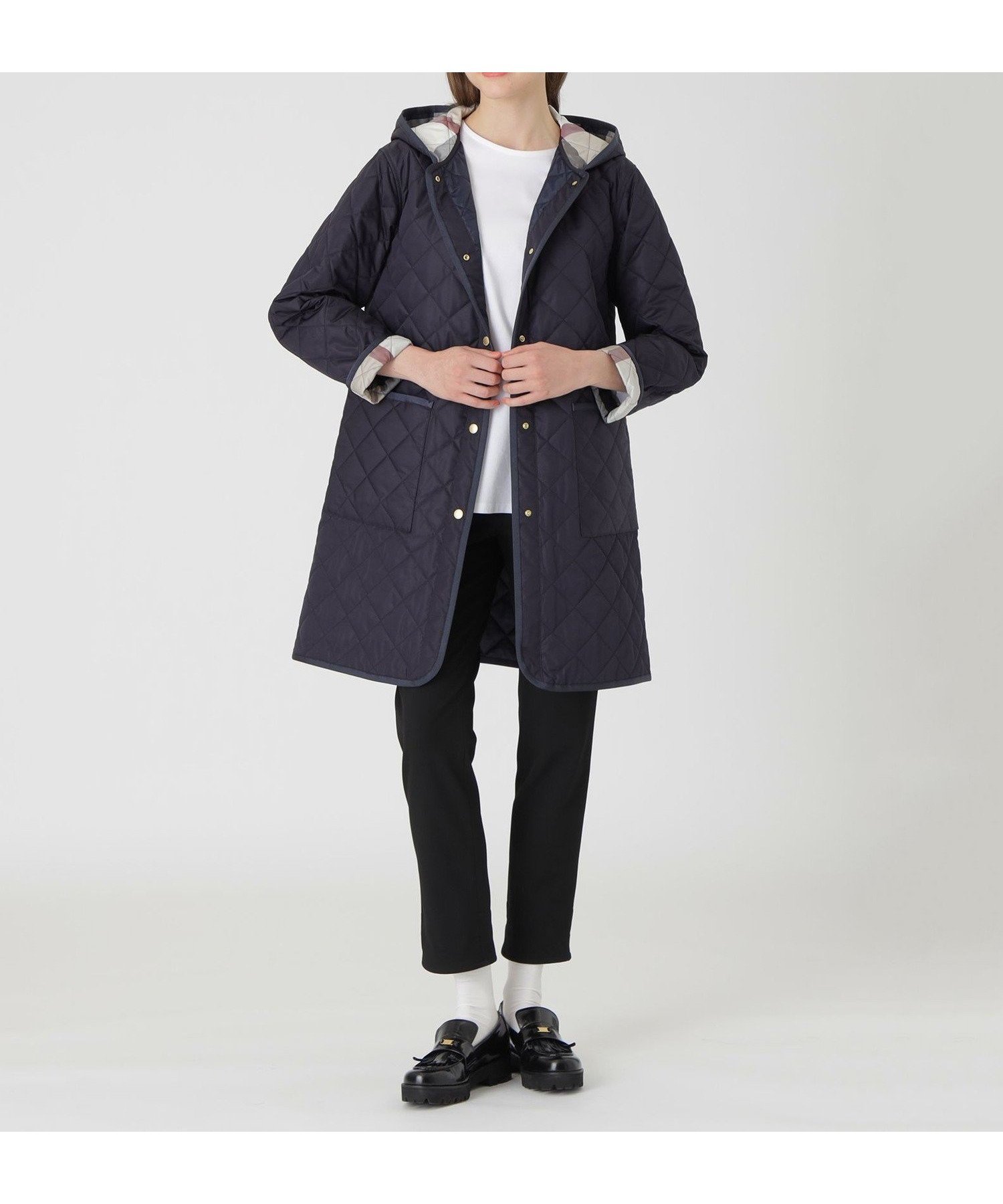 【ブルーレーベル クレストブリッジ/BLUE LABEL CRESTBRIDGE】の【一部店舗限定】クレストブリッジチェックキルティングロングコート インテリア・キッズ・メンズ・レディースファッション・服の通販 founy(ファニー) 　ファッション　Fashion　レディースファッション　Ladies' Fashion Online　アウター　Coat Outerwear　コート　Coats　キルティング　Quilting　チェック　Check　ネイビー|ID: prp329100004595037 ipo3291000000032647297