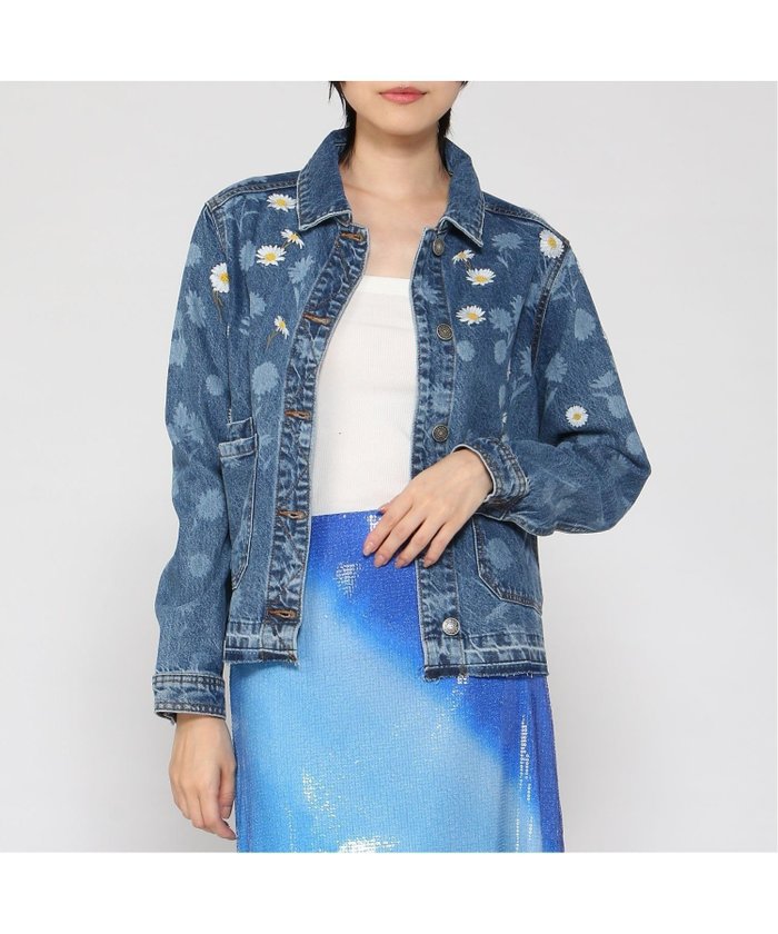 【デシグアル/Desigual】のデイジーデニムジャケット インテリア・キッズ・メンズ・レディースファッション・服の通販 founy(ファニー) https://founy.com/ ファッション Fashion レディースファッション Ladies' Fashion Online アウター Coat Outerwear ジャケット Jackets デニムジャケット Denim Jackets カラフル Colorful シューズ Shoes デニム Denim パターン Pattern パッチワーク Patchwork プリント Print メンズ Mens |ID: prp329100004595072 ipo3291000000032647898