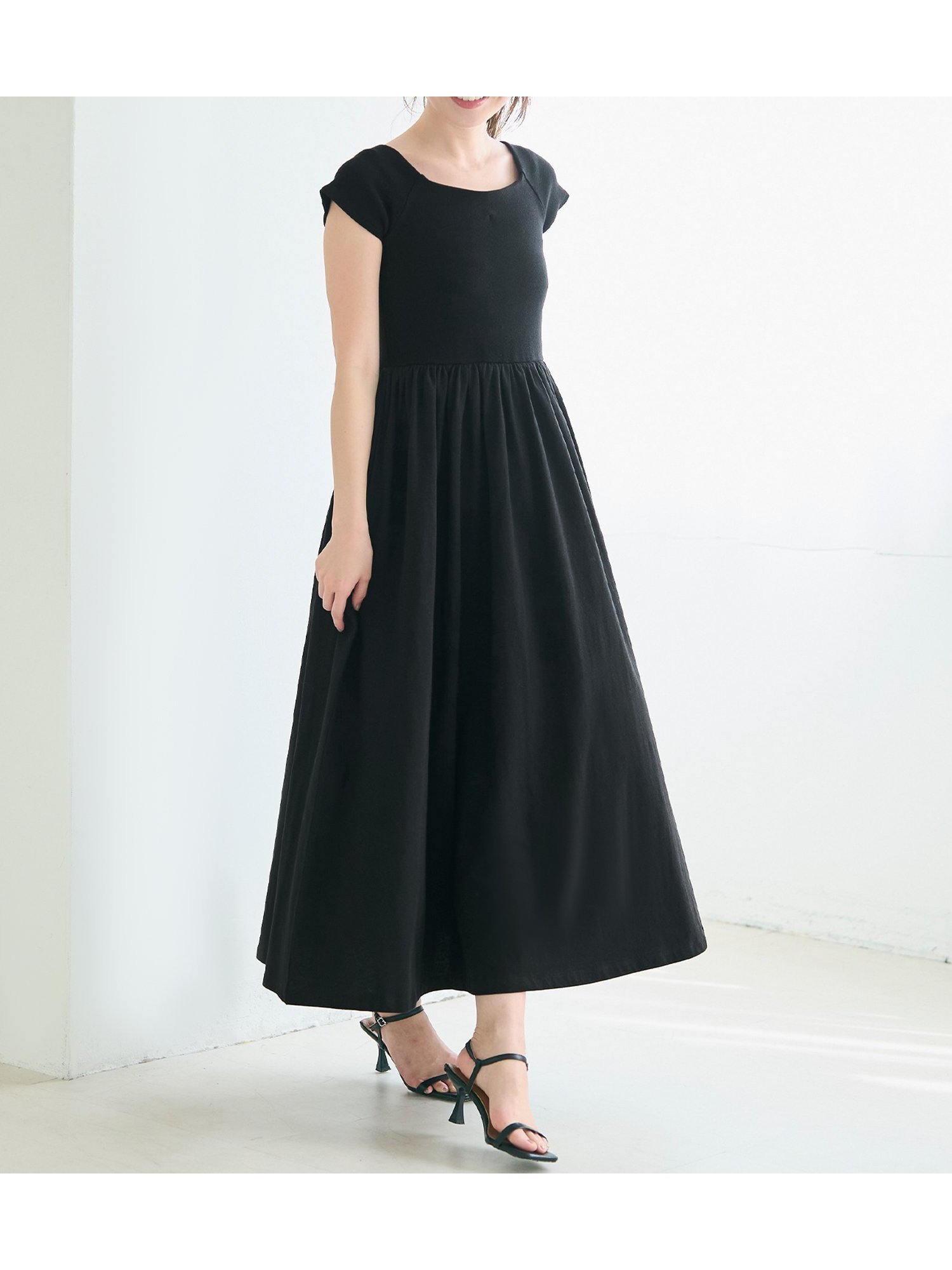 【コカ/COCA】のオフショルダーワンピース インテリア・キッズ・メンズ・レディースファッション・服の通販 founy(ファニー) 　ファッション　Fashion　レディースファッション　Ladies' Fashion Online　ワンピース　Dress　オフショルダーワンピース・ドレス　Off The Shoulder Dresses　キャップ　Cap　サンダル　Sandals　スクエア　Square　スニーカー　Sneakers　スリーブ　Sleeve　デコルテ　Decolletage　フレンチ　French　ポケット　Pocket　おすすめ　Recommend　エレガント 上品　Elegant　Black|ID: prp329100004595247 ipo3291000000032650854