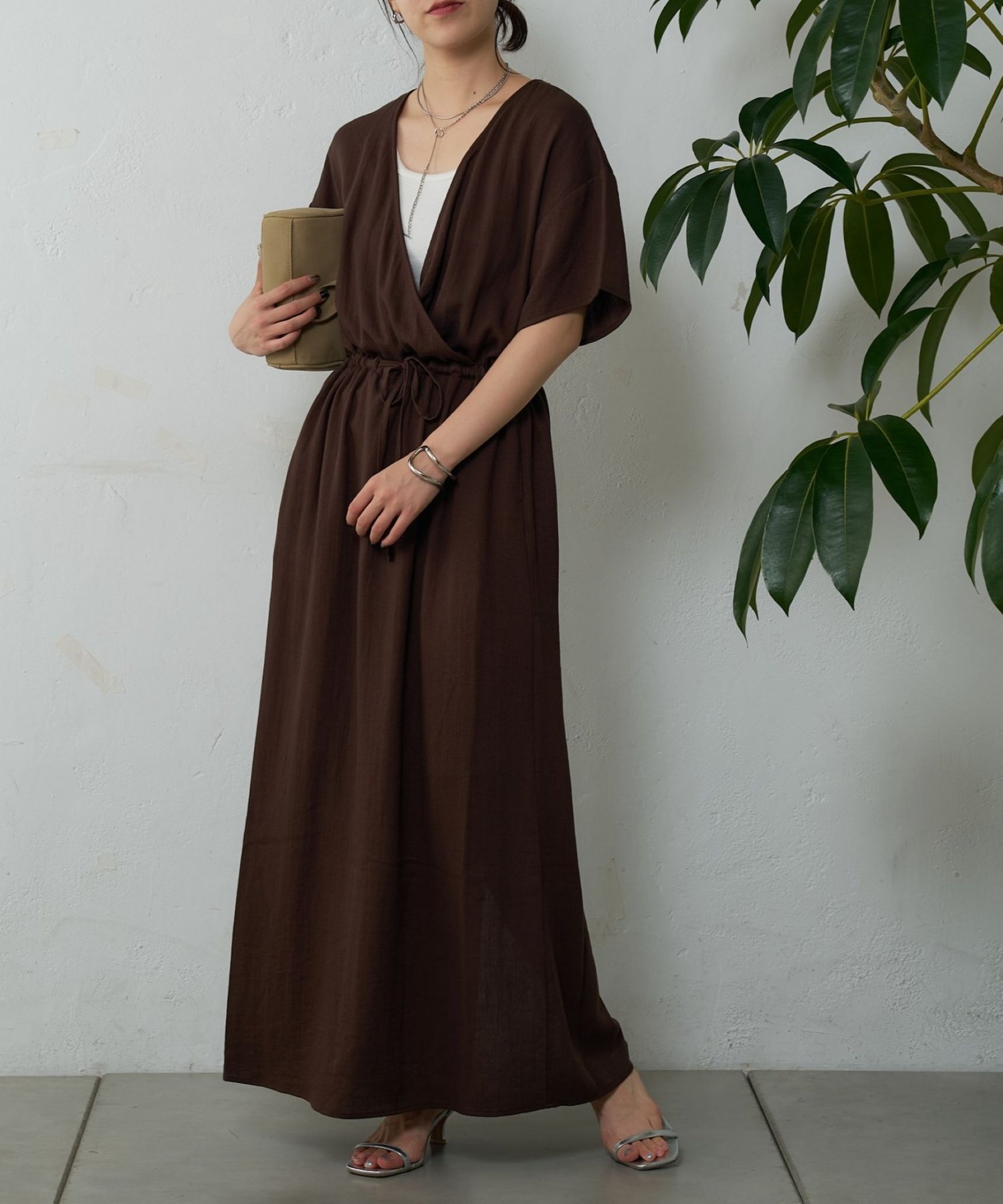 【コロニートゥーワンスリーナイン/COLONY 2139】のリネンライクカシュクールワンピース 人気、トレンドファッション・服の通販 founy(ファニー) 　ファッション　Fashion　レディースファッション　Ladies' Fashion Online　ワンピース　Dress　アクセサリー　Accessories　デコルテ　Decolletage　ポケット　Pocket　リゾート　Resort　リネン　Linen　リボン　Ribbon　おすすめ　Recommend　夏　Summer　旅行　Travel　エレガント 上品　Elegant　 other-1|ID: prp329100004595269 ipo3291000000032651173