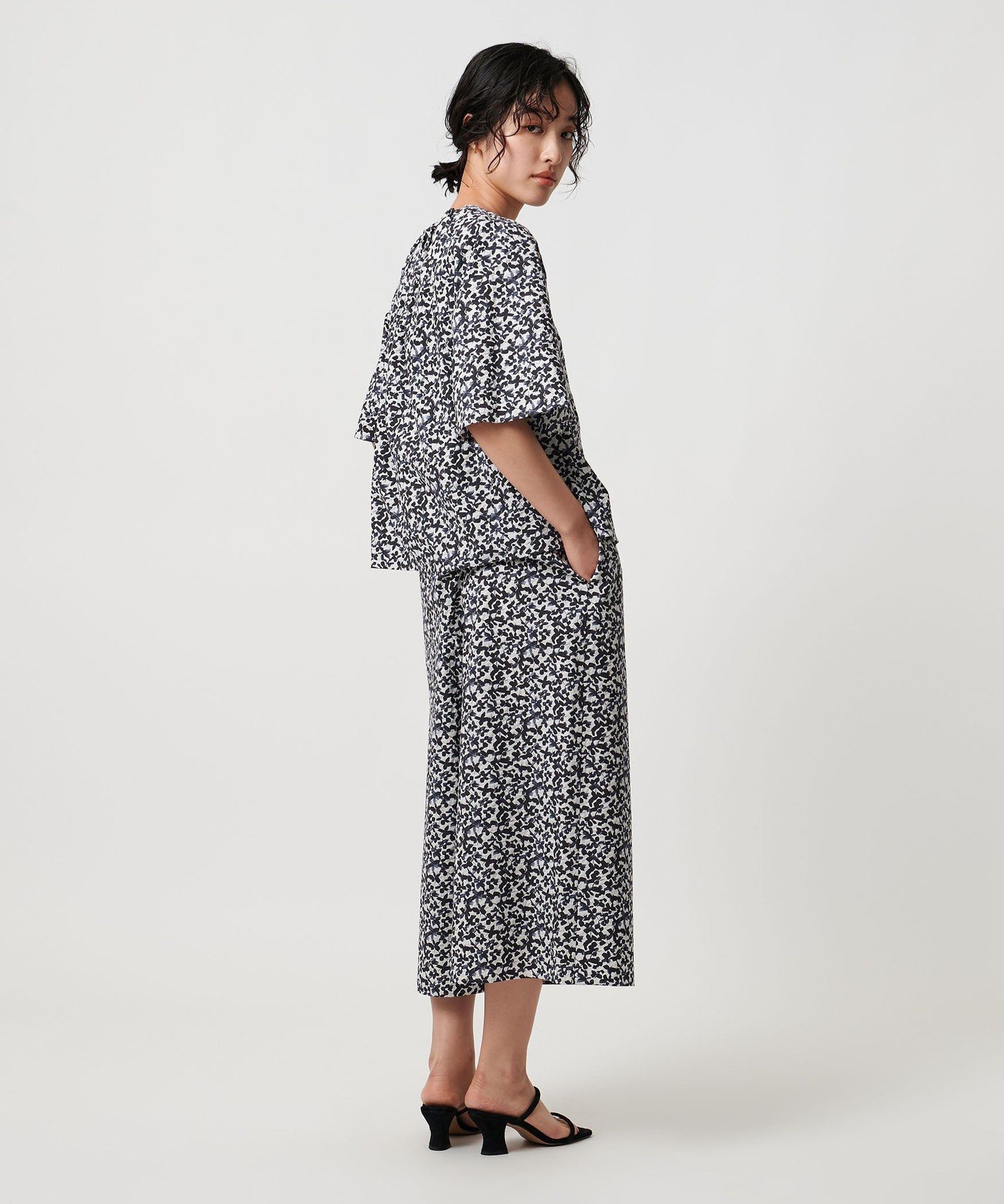 【ユナイテッドアローズ/UNITED ARROWS】のグレインギャザーブラウス -ウォッシャブル - インテリア・キッズ・メンズ・レディースファッション・服の通販 founy(ファニー) 　ファッション　Fashion　レディースファッション　Ladies' Fashion Online　トップス・カットソー　Tops/Tshirt　シャツ/ブラウス　Shirts/Blouses　ウォッシャブル　Washable　セットアップ　Set Up　デニム　Denim　バランス　Balance　フェミニン　Feminine　フラワー　Flower　ボトム　Bottom　リラックス　Relax　おすすめ　Recommend　エレガント 上品　Elegant　その他1|ID: prp329100004595391 ipo3291000000032652523