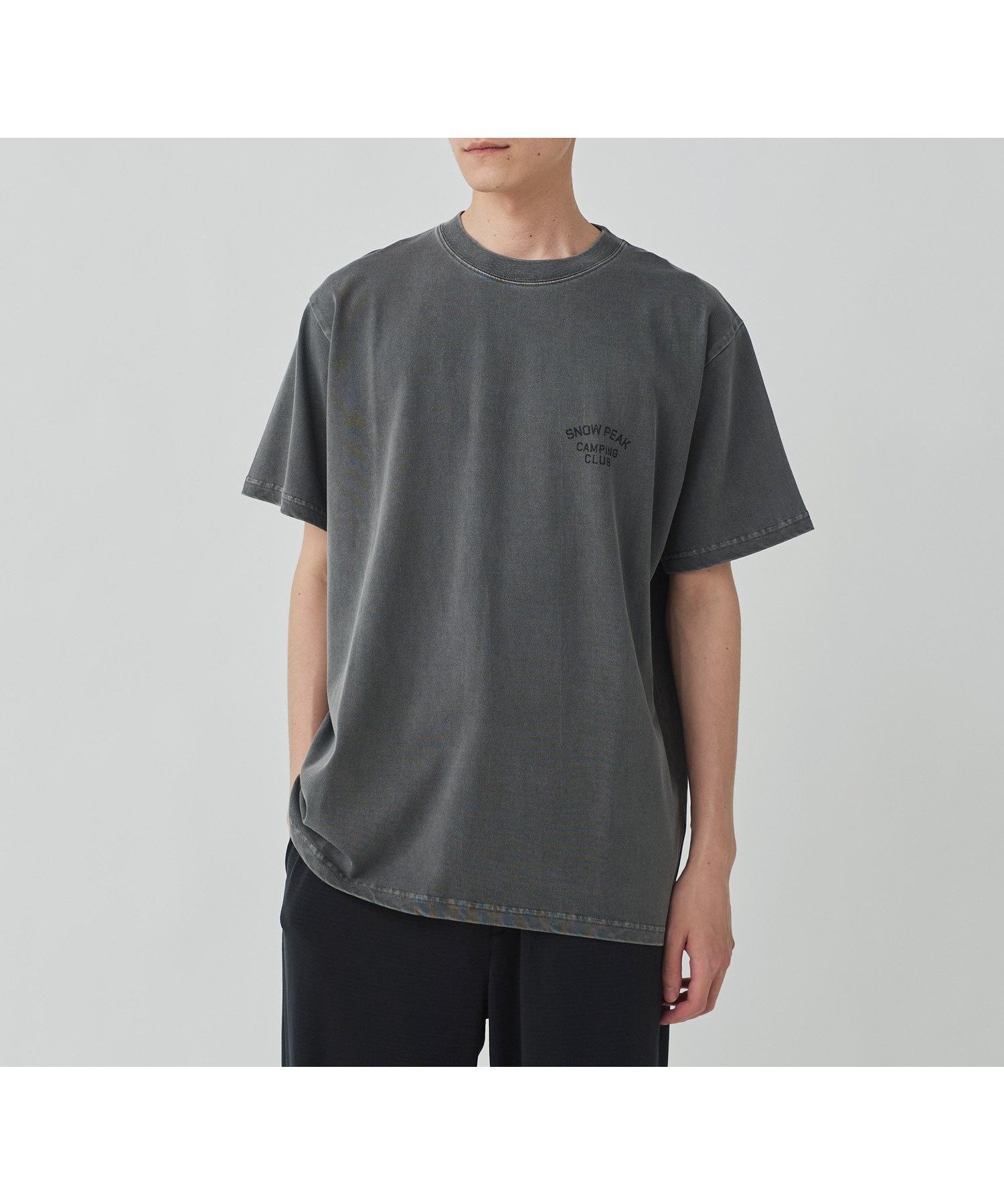 【スノーピーク/SNOW PEAK】のRecycled Cotton Dyed T-Shirt SPC インテリア・キッズ・メンズ・レディースファッション・服の通販 founy(ファニー) 　ファッション　Fashion　レディースファッション　Fashion for Women　トップス・カットソー　Cut & Sew Tops　シャツ・ブラウス・オフィスカジュアル　Elegant Blouses & Button-Ups　ロングTシャツ・Tシャツ　Longline T-Shirts & Tees　ヴィンテージ　Vintage Style　カーゴパンツ　Cargo Pants, Utility Pants　グラフィック　Graphic, Graphic Design　シンプル　Simple, Minimal　ジーンズ　Jeans, Denim Pants　フィット　Fit, Slim Fit　プリント　Print, Printed Pattern　おすすめ　Recommended / Our Picks　CHARCOAL|ID: prp329100004595630 ipo3291000000033669926