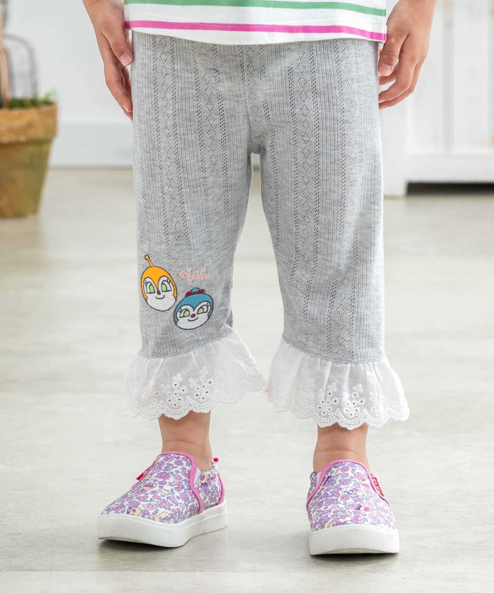 【アンパンマンキッズコレクション/ANPANMAN KIDS COLLECTION / KIDS】のANPANMAN KIDS COLLECTION/レース切替レギンスパンツ インテリア・キッズ・メンズ・レディースファッション・服の通販 founy(ファニー) 　ファッション　Fashion　キッズファッション　KIDS Children’s Clothing　ボトムス　Bottoms/Kids　キャラクター　Character　コレクション　Collection　切替　Switching　テレコ　Tereko　デニム　Denim　ベビー　Baby　ボーイズ　Boys　メンズ　Mens　レギンス　Leggings　レース　Race　ギフト プレゼント　Gift Present　グレー|ID: prp329100004595640 ipo3291000000032655121