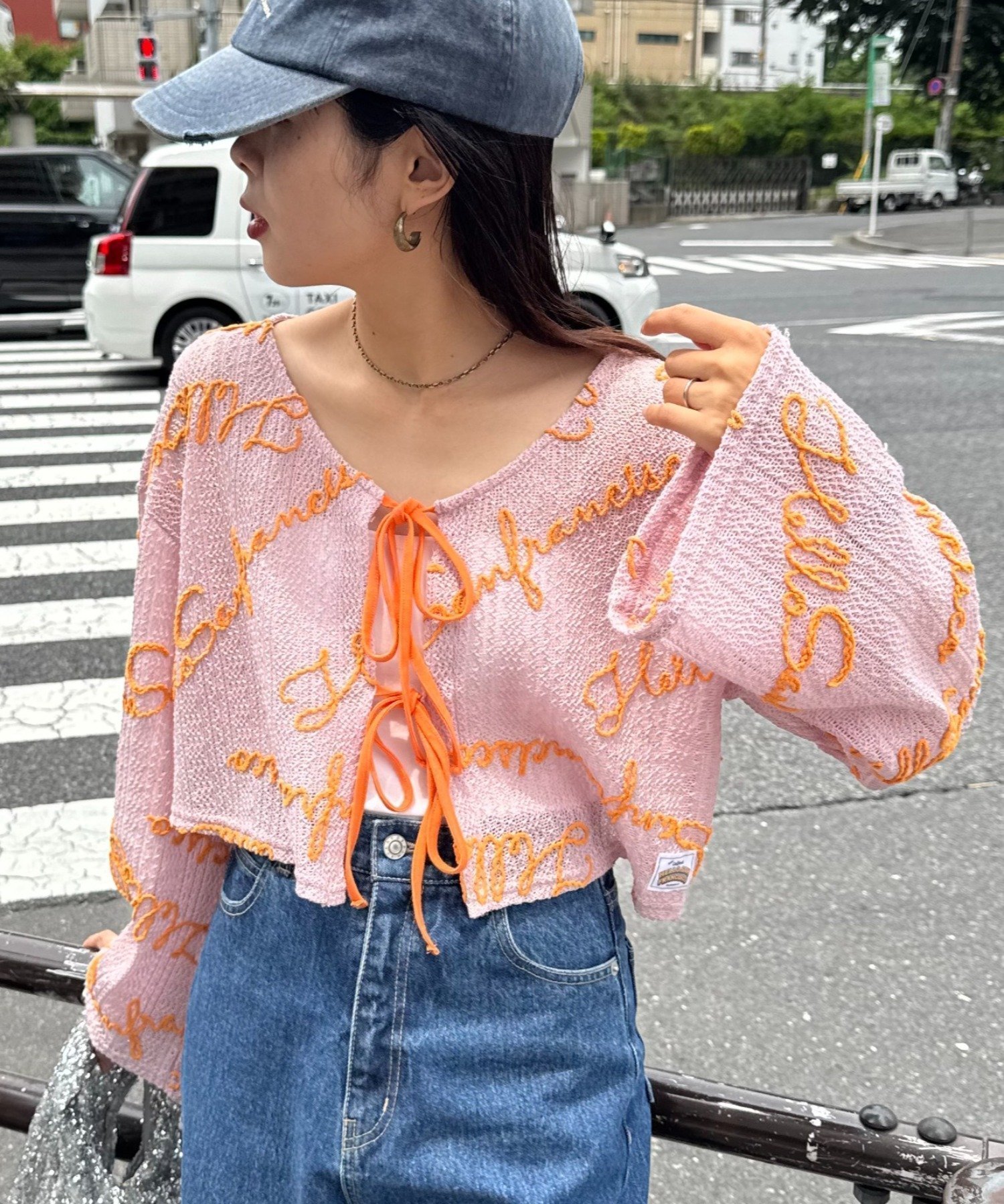 【チャオパニックティピー/CIAOPANIC TYPY】の【HELLO.SANFRANCISCO】2WAYロゴコード刺繍ボレロ インテリア・キッズ・メンズ・レディースファッション・服の通販 founy(ファニー) 　ファッション　Fashion　レディースファッション　Ladies' Fashion Online　アウター　Coat Outerwear　ボレロ　Bolero jackets　キャミ　Cami　クロップド　Cropped　デニム　Denim　トレンド　Trend　ノースリーブ　No Sleeve　ボトム　Bottom　ボレロ　Bolero　リボン　Ribbon　ロング　Long　ワイド　Wide　おすすめ　Recommend　ピンク|ID: prp329100004595755 ipo3291000000032656599