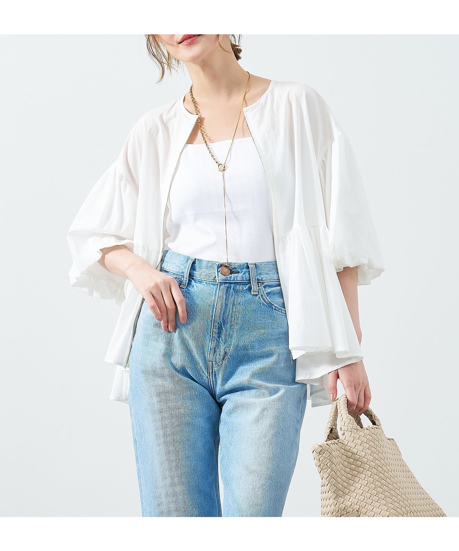【マイカ ディール/MICA & DEAL】のペプラムボリュームシャツブルゾン インテリア・キッズ・メンズ・レディースファッション・服の通販 founy(ファニー) 　ファッション　Fashion　レディースファッション　Ladies' Fashion Online　アウター　Coat Outerwear　ブルゾン　Blouson/Jackets　トップス・カットソー　Tops/Tshirt　シャツ/ブラウス　Shirts/Blouses　ジップ　Zip　ストレート　Straight　スリーブ　Sleeve　バルーン　Balloon　フロント　Front　ペプラム　Peplum　OFF WHITE|ID: prp329100004596057 ipo3291000000032659517
