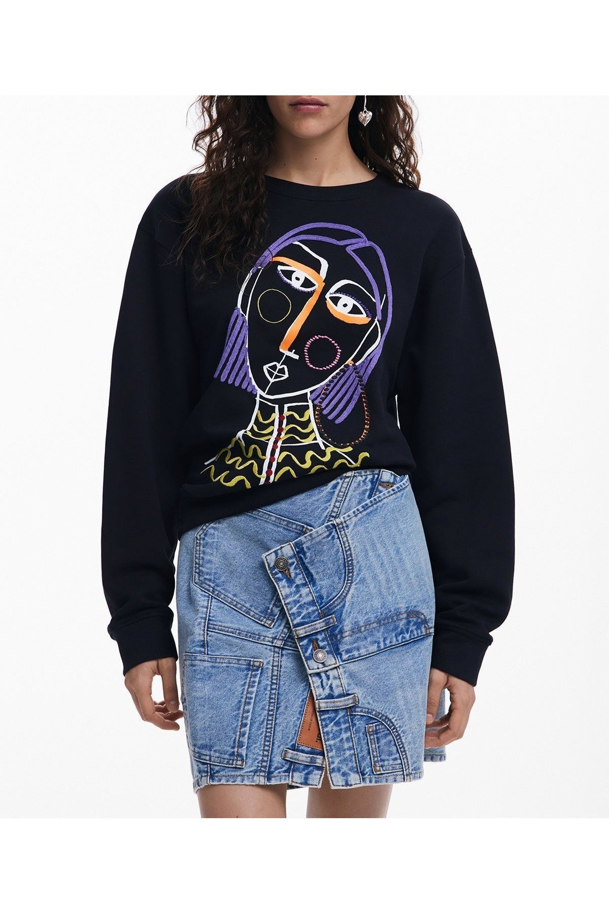 【デシグアル/Desigual】のプリント柄の女性用スウェット インテリア・キッズ・メンズ・レディースファッション・服の通販 founy(ファニー) 　ファッション　Fashion　レディースファッション　Ladies' Fashion Online　トップス・カットソー　Tops/Tshirt　パーカ　Sweats　スウェット　Sweat　カラフル　Colorful　シューズ　Shoes　スウェット　Sweat　デニム　Denim　パターン　Pattern　パッチワーク　Patchwork　プリント　Print　メンズ　Mens　長袖　Long Sleeve　グレー/ブラック/2017|ID: prp329100004596139 ipo3291000000032660889