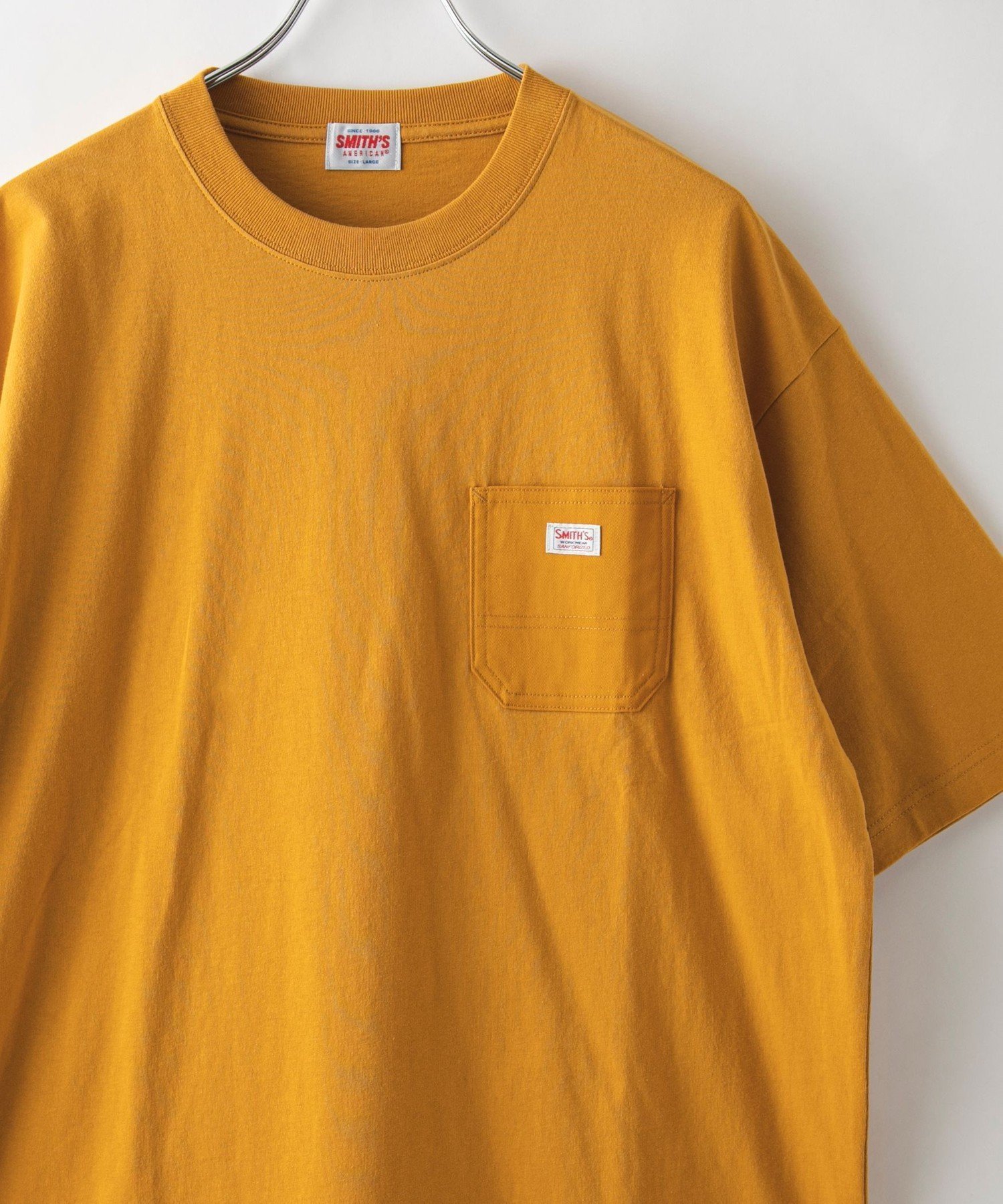 【コーエン メン/COEN / MEN】のSMITH S(スミス)別注ポケットTシャツ インテリア・キッズ・メンズ・レディースファッション・服の通販 founy(ファニー) 　ファッション　Fashion　メンズファッション　Men's Style Online　アメリカン　American　シンプル　Simple　ニューヨーク　New York　人気　Popularity　ベーシック　Basic　ポケット　Pocket　別注　Special Order　リラックス　Relax　ワーク　Work　おすすめ　Recommend　MUSTARD|ID: prp329100004596406 ipo3291000000032664346
