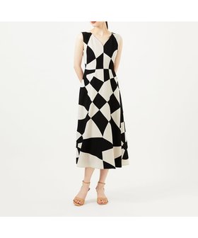 【シビラ/SYBILLA】のサークルパッチワークドレス 人気、トレンドファッション・服の通販 founy(ファニー) ファッション Fashion レディースファッション Ladies' Fashion Online ワンピース Dress ドレス Party Dresses サークル Circle スペシャル Special ドレス Dress パッチワーク Patchwork フィット Fit フレア Flare モノトーン Monotone |ID:prp329100004596503