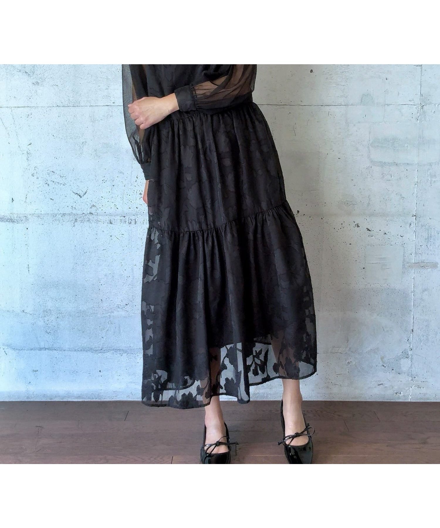 【ジュノア/JUNOAH】のフラワージャガードティアードワンピース インテリア・キッズ・メンズ・レディースファッション・服の通販 founy(ファニー) 　ファッション　Fashion　レディースファッション　Ladies' Fashion Online　ワンピース　Dress　ブラック|ID: prp329100004596512 ipo3291000000032665384