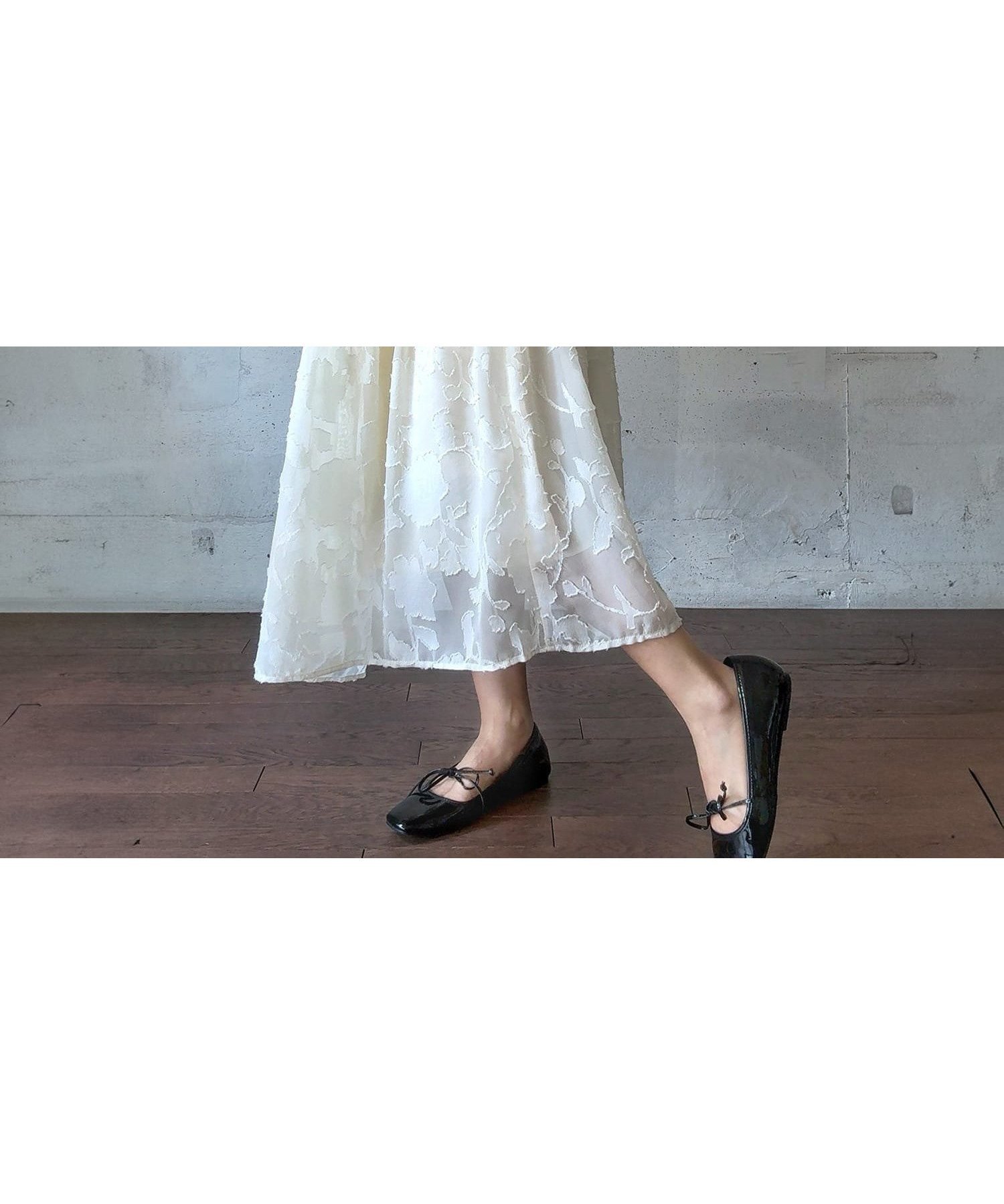 【ジュノア/JUNOAH】のフラワージャガードティアードワンピース インテリア・キッズ・メンズ・レディースファッション・服の通販 founy(ファニー) 　ファッション　Fashion　レディースファッション　Ladies' Fashion Online　ワンピース　Dress　アイボリー|ID: prp329100004596512 ipo3291000000032665390