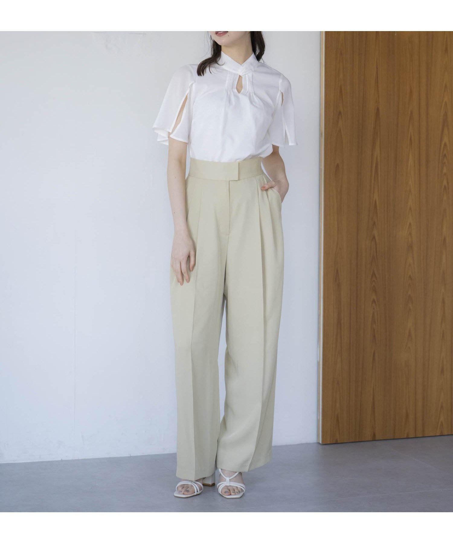 【ノエラ/Noela】のワイドストレートタックパンツ インテリア・キッズ・メンズ・レディースファッション・服の通販 founy(ファニー) 　ファッション　Fashion　レディースファッション　Ladies' Fashion Online　パンツ　Pants　とろみ　Thickness　ギャザー　Gather　シンプル　Simple　ストレート　Straight　ボトム　Bottom　ポケット　Pocket　カーキ|ID: prp329100004596593 ipo3291000000032666440