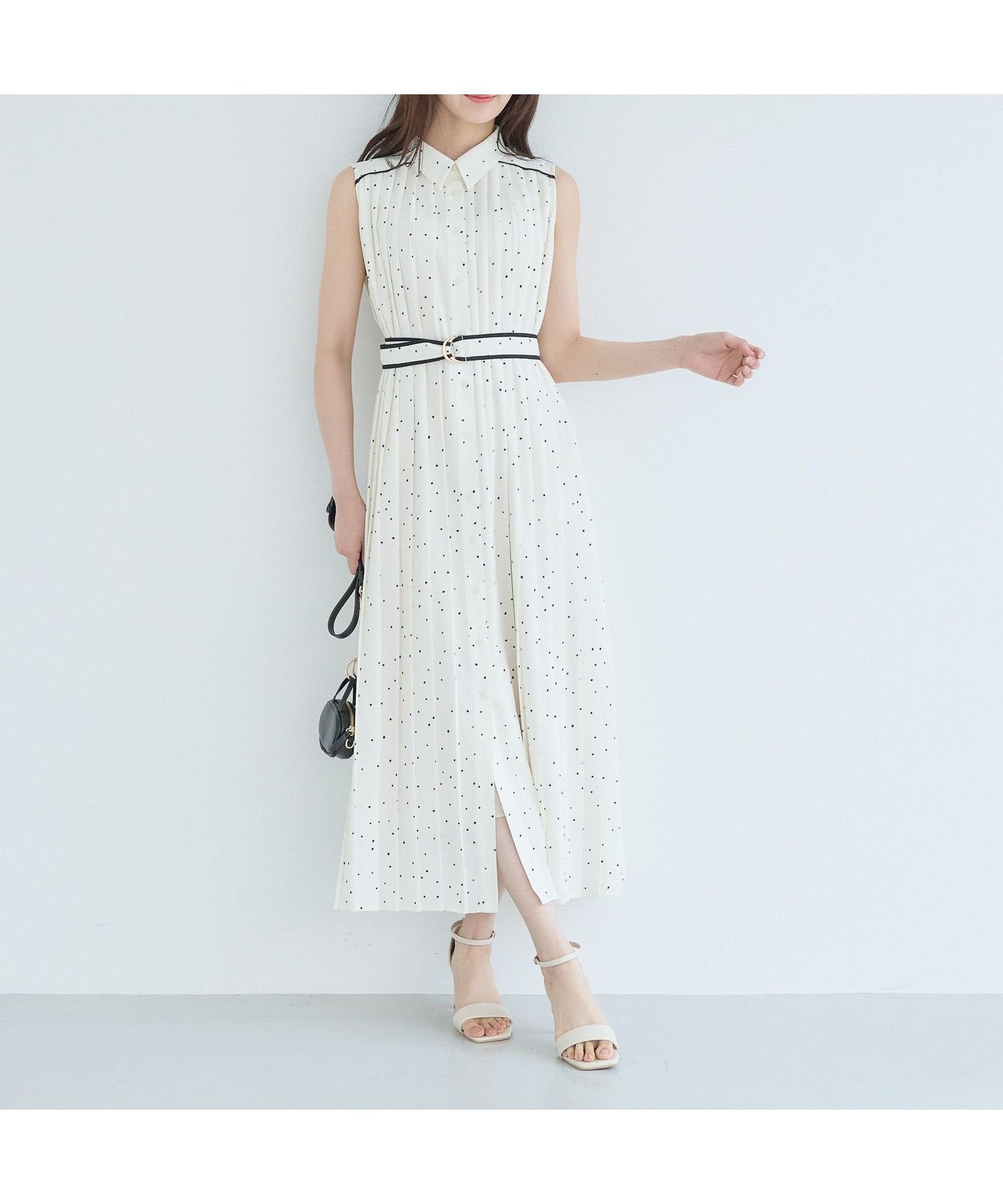 【アンデミュウ/Andemiu】のアソートプリーツワンピース インテリア・キッズ・メンズ・レディースファッション・服の通販 founy(ファニー) 　ファッション　Fashion　レディースファッション　Ladies' Fashion Online　ワンピース　Dress　おすすめ　Recommend　トレンド　Trend　ドット　Dot　ノースリーブ　No Sleeve　フェミニン　Feminine　フォルム　Form　プリーツ　Pleats　リラックス　Relax　ロング　Long　エレガント 上品　Elegant　夏　Summer　無地　Plain Color　オフドット|ID: prp329100004596604 ipo3291000000032666525