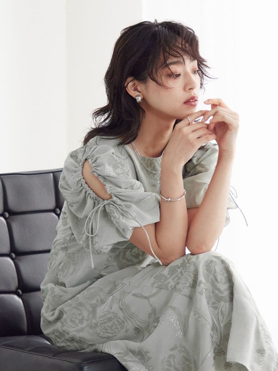 【ラシュッド/LASUD】の肩あきボリュームスリーブドレス 人気、トレンドファッション・服の通販 founy(ファニー) 　ファッション　Fashion　レディースファッション　Ladies' Fashion Online　トップス・カットソー　Tops/Tshirt　ボリュームスリーブ / フリル袖　Volume Sleeve　ワンピース　Dress　ドレス　Party Dresses　ギャザー　Gather　バランス　Balance　フラワー　Flower　モチーフ　Motif　リボン　Ribbon　エレガント 上品　Elegant　 other-1|ID: prp329100004596621 ipo3291000000032666695