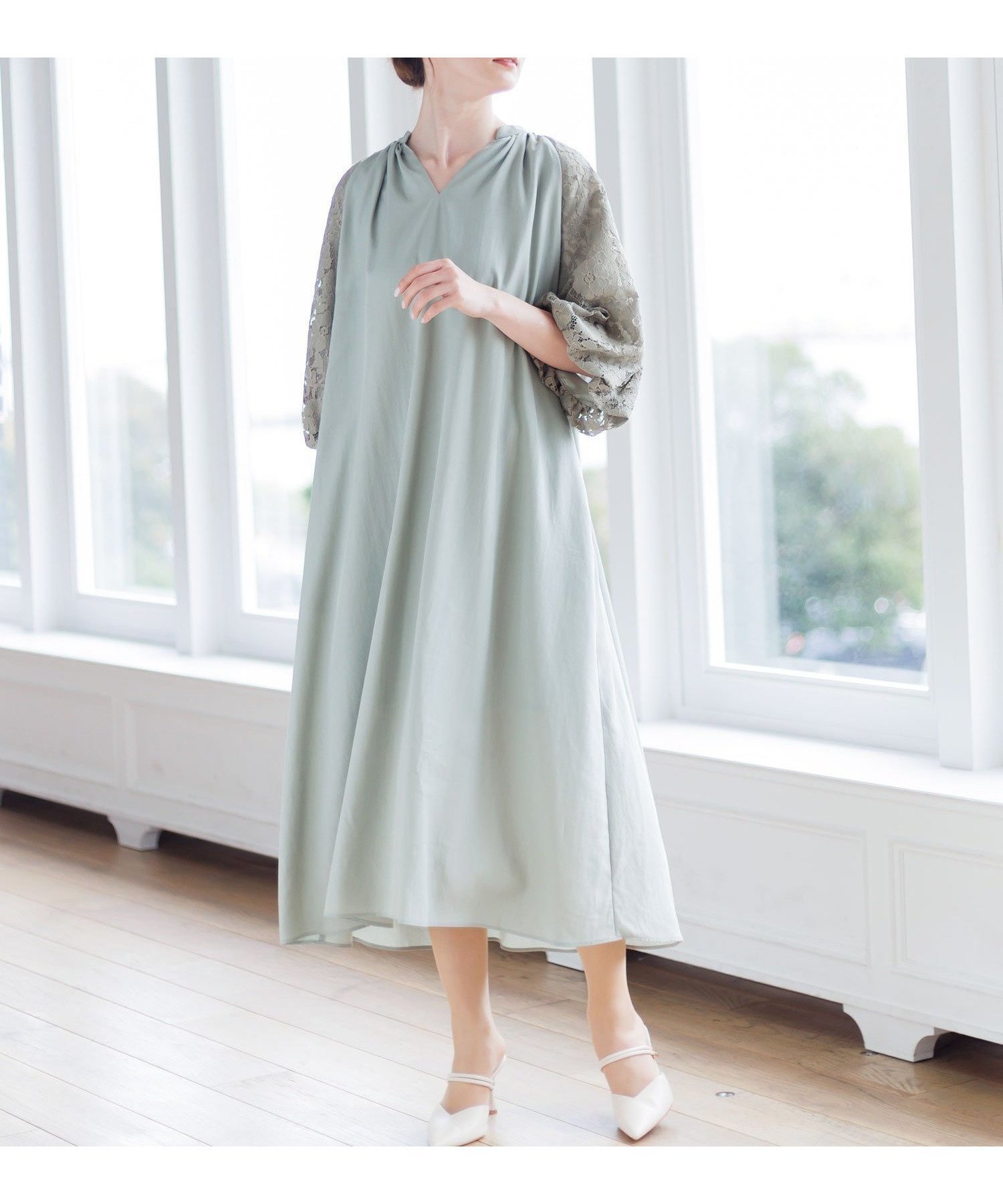 【その他のブランド/Other】のフラワーレースのボリュームスリーブドレス インテリア・キッズ・メンズ・レディースファッション・服の通販 founy(ファニー) 　ファッション　Fashion　レディースファッション　Fashion for Women　トップス・カットソー　Cut & Sew Tops　ボリューム袖・フリルスリーブブラウス　Voluminous & Ruffle Sleeves / Puffy Sleeve Tops　ワンピース　Dresses　フォーマル・パーティードレス・結婚式用ドレス　Elegant & Casual Dresses　アクセサリー　Fashion Accessories　ギャザー　Gathered, Ruffled　コレクション　Collection, Seasonal Line　スニーカー　Sneakers, Trainers　スリーブ　Sleeve, Long Sleeve / Short Sleeve　デニム　Denim, Jeans Material　ドレス　Dress, One-Piece　パール　Pearl, Pearl Accent　フラワー　Flower, Floral　ポケット　Pocket, Pocket Detail　レース　Lace, Lace Fabric　おすすめ　Recommended / Our Picks　セレモニー　Ceremony　結婚式　Wedding　二次会　After Party　グリーン|ID: prp329100004596690 ipo3291000000032667406