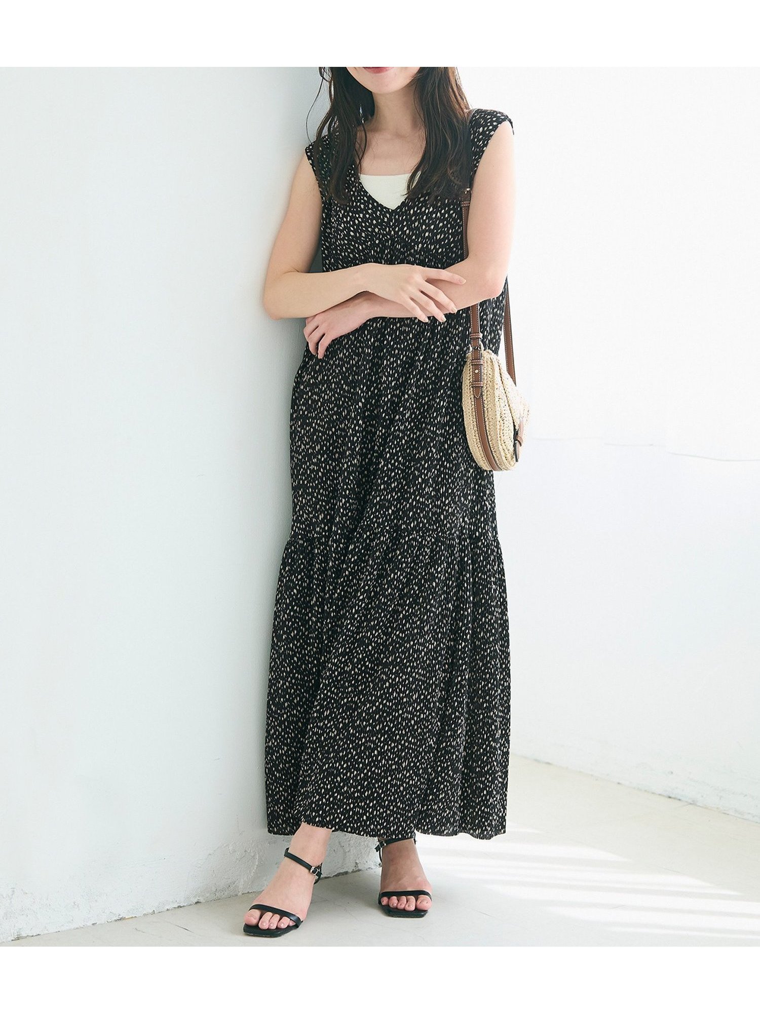 【コカ/COCA】のプリーツVネックワンピース インテリア・キッズ・メンズ・レディースファッション・服の通販 founy(ファニー) 　ファッション　Fashion　レディースファッション　Fashion for Women　ワンピース　Dresses　プリーツ　Pleats, Pleated　ポケット　Pocket, Pocket Detail　Black|ID: prp329100004596719 ipo3291000000032667677