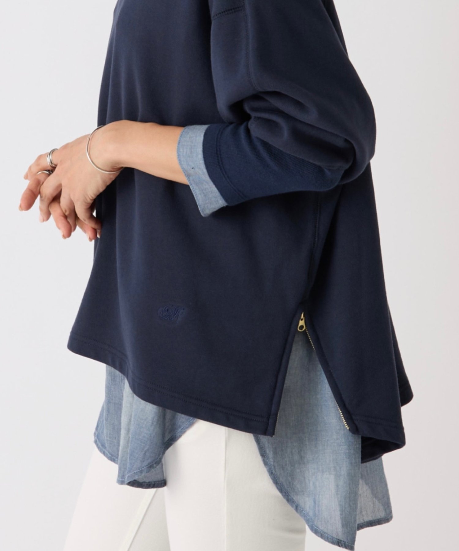 【その他のブランド/Other】のBA刺繍入りドルマントレーナー インテリア・キッズ・メンズ・レディースファッション・服の通販 founy(ファニー) 　ファッション　Fashion　レディースファッション　Ladies' Fashion Online　おすすめ　Recommend　ショルダー　Shoulder　スリット　Slit　スリーブ　Sleeve　トレーナー　Trainer　ドレープ　Drape　ドロップ　Drop　ネイビー|ID: prp329100004596834 ipo3291000000032668492