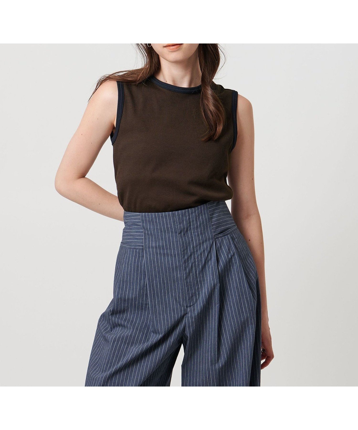 【ユナイテッドアローズ/UNITED ARROWS】のリブバイカラーパイピング ノースリーブカットソー インテリア・キッズ・メンズ・レディースファッション・服の通販 founy(ファニー) 　ファッション　Fashion　レディースファッション　Ladies' Fashion Online　トップス・カットソー　Tops/Tshirt　キャミソール / ノースリーブ　No Sleeves　カットソー　Cut and Sewn　おすすめ　Recommend　インナー　Inner　コンパクト　Compact　シルク　Silk　ジャケット　Jacket　ベーシック　Basic　ボトム　Bottom　エレガント 上品　Elegant　人気　Popularity　DK.BROWN|ID: prp329100004596854 ipo3291000000032668726