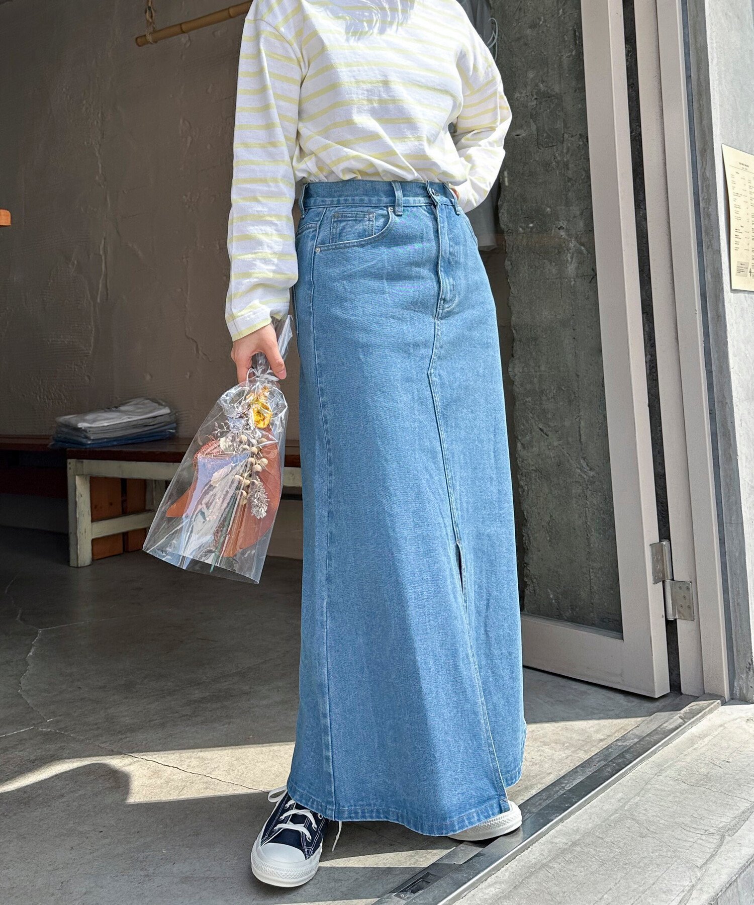 【ドゥ アルシーヴ/Doux archives】のデニムロングタイトスカート 人気、トレンドファッション・服の通販 founy(ファニー) 　ファッション　Fashion　レディースファッション　Ladies' Fashion Online　スカート　Skirt　スリット　Slit　デニム　Denim　フィット　Fit　ポケット　Pocket　リメイク　Remake　 other-1|ID: prp329100004596892 ipo3291000000032669221