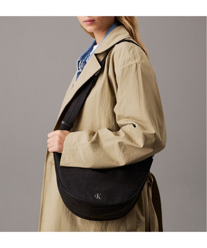 【カルバンクライン/Calvin Klein】の【公式ショップ】 カルバンクライン スリング ナイロン クロスボディバッグ Calvin Klein Jeans Accessory 4K3095G インテリア・キッズ・メンズ・レディースファッション・服の通販 founy(ファニー) https://founy.com/ ファッション Fashion レディースファッション Ladies' Fashion Online フロント Front ラップ Wrap 軽量 Lightweight |ID: prp329100004596918 ipo3291000000032669531