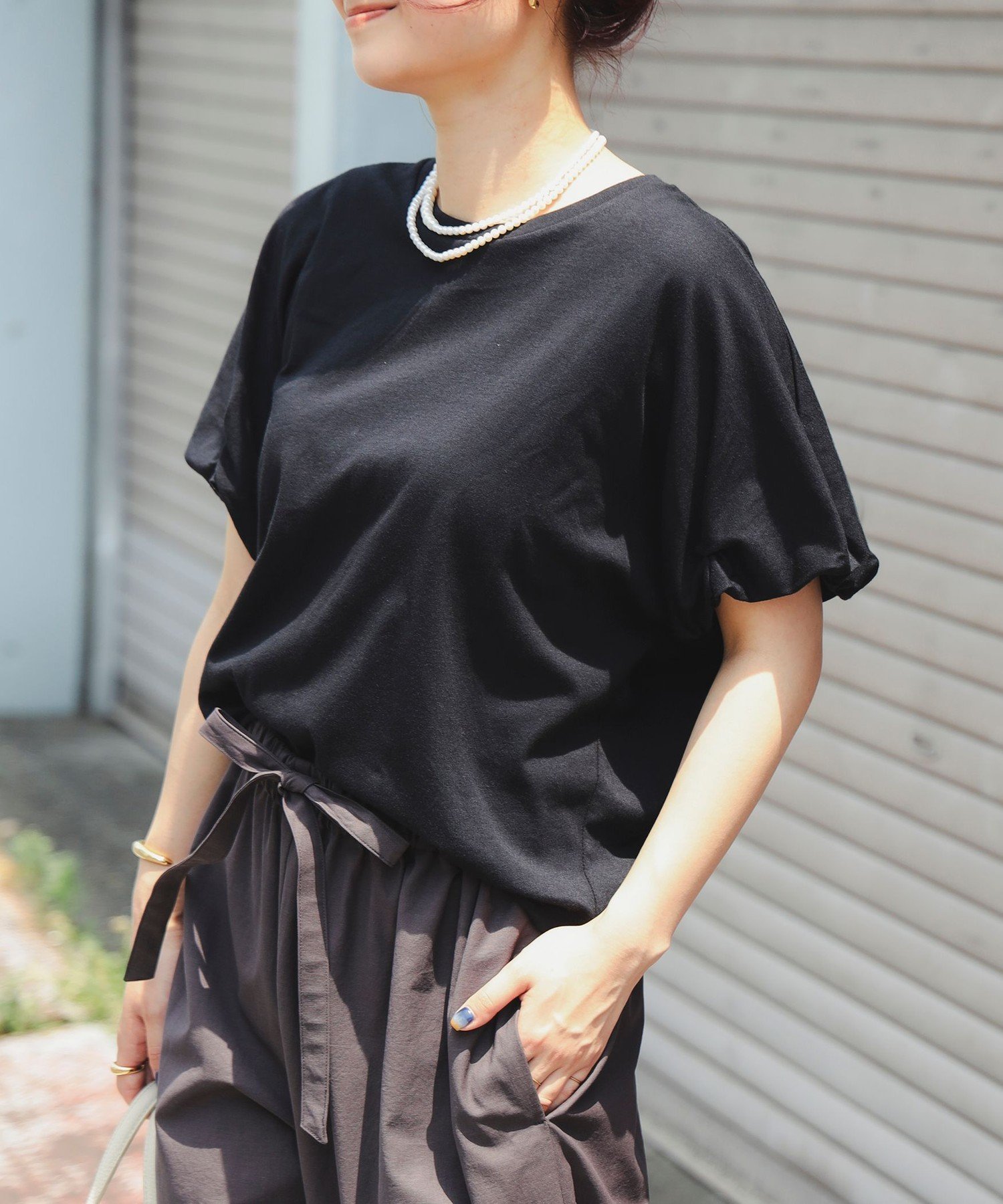 【ビーミングライフストアバイビームス/B:MING LIFE STORE by BEAMS】の【7/10再値下げ】袖 ピンチ プルオーバー 25SS きれいめ おでかけ 夏 インテリア・キッズ・メンズ・レディースファッション・服の通販 founy(ファニー) 　ファッション　Fashion　レディースファッション　Fashion for Women　トップス・カットソー　Cut & Sew Tops　カジュアルプルオーバー・ニットトップス　Pullovers & Knit Tops / Casual Pullovers　2025年　2025　2025春夏・S/S　Spring/Summer 2025 SS25　ルーズ　Loose, Oversized　ワンポイント　One Point, Statement Accent　人気　Popular, Best Seller　夏　Summer　BLACK|ID: prp329100004596941 ipo3291000000033044832
